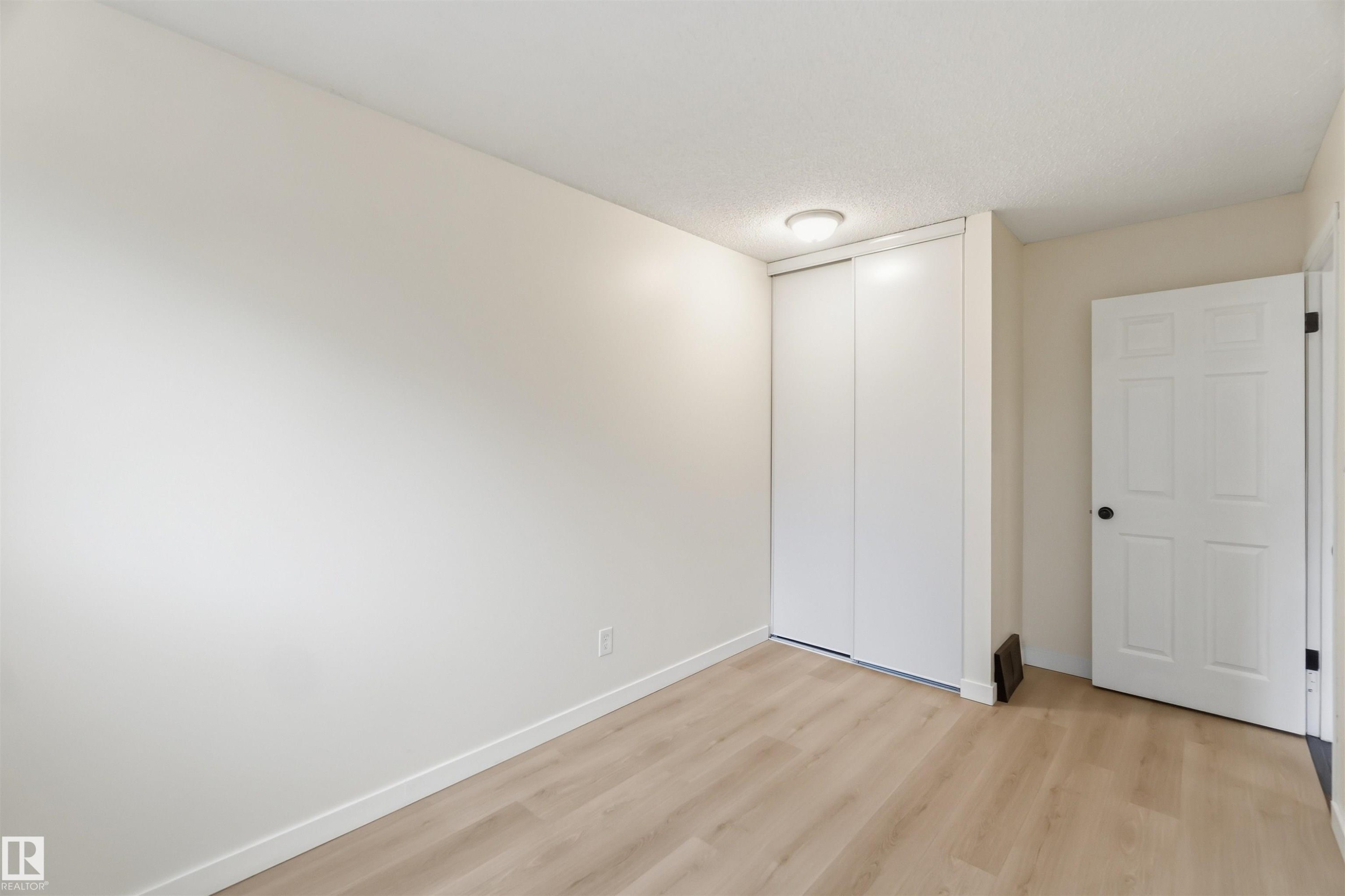4636 37A Avenue, Edmonton, AB - Indoor Photo Showing Other Room