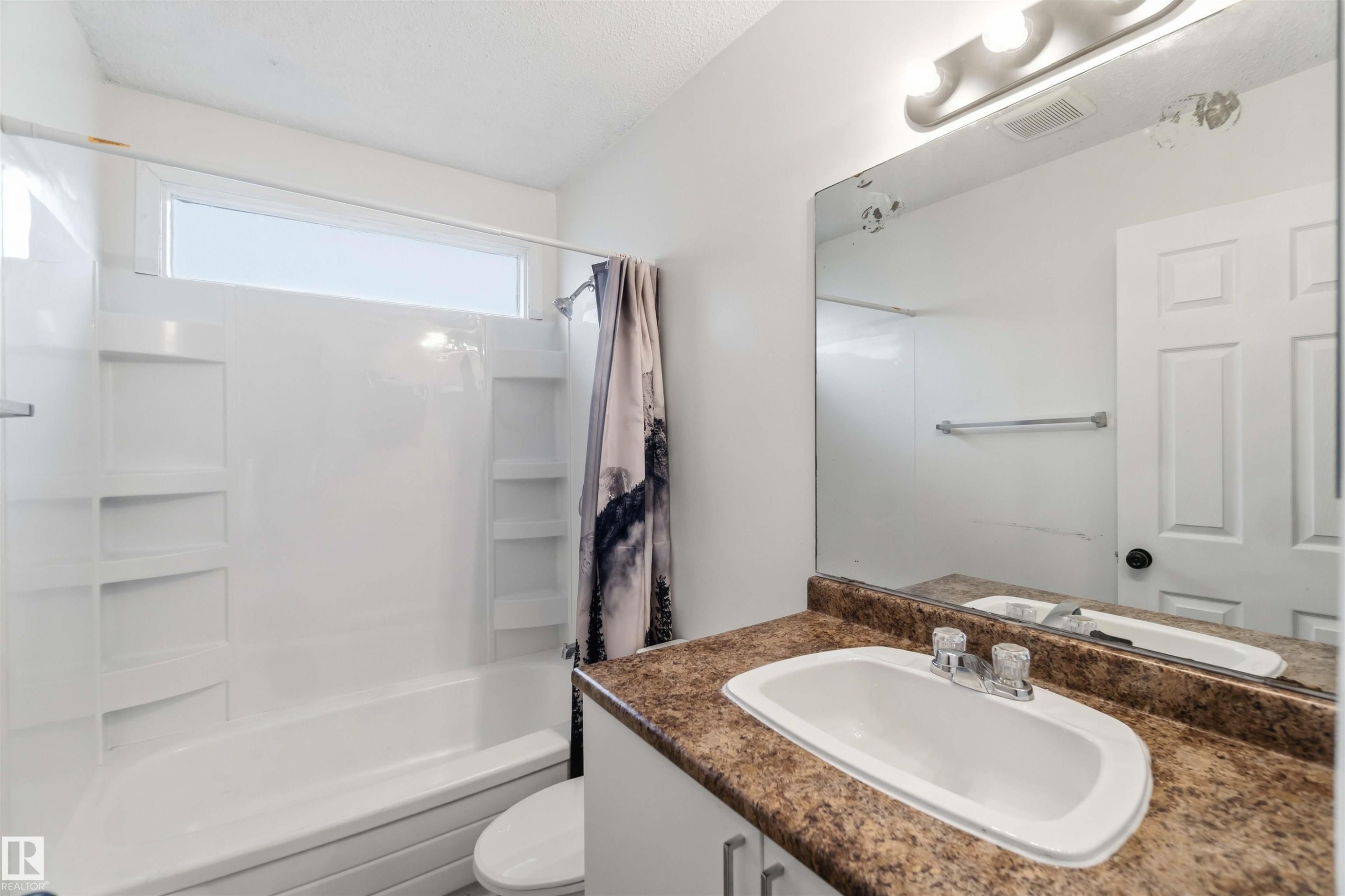 4636 37A Avenue, Edmonton, AB - Indoor Photo Showing Bathroom