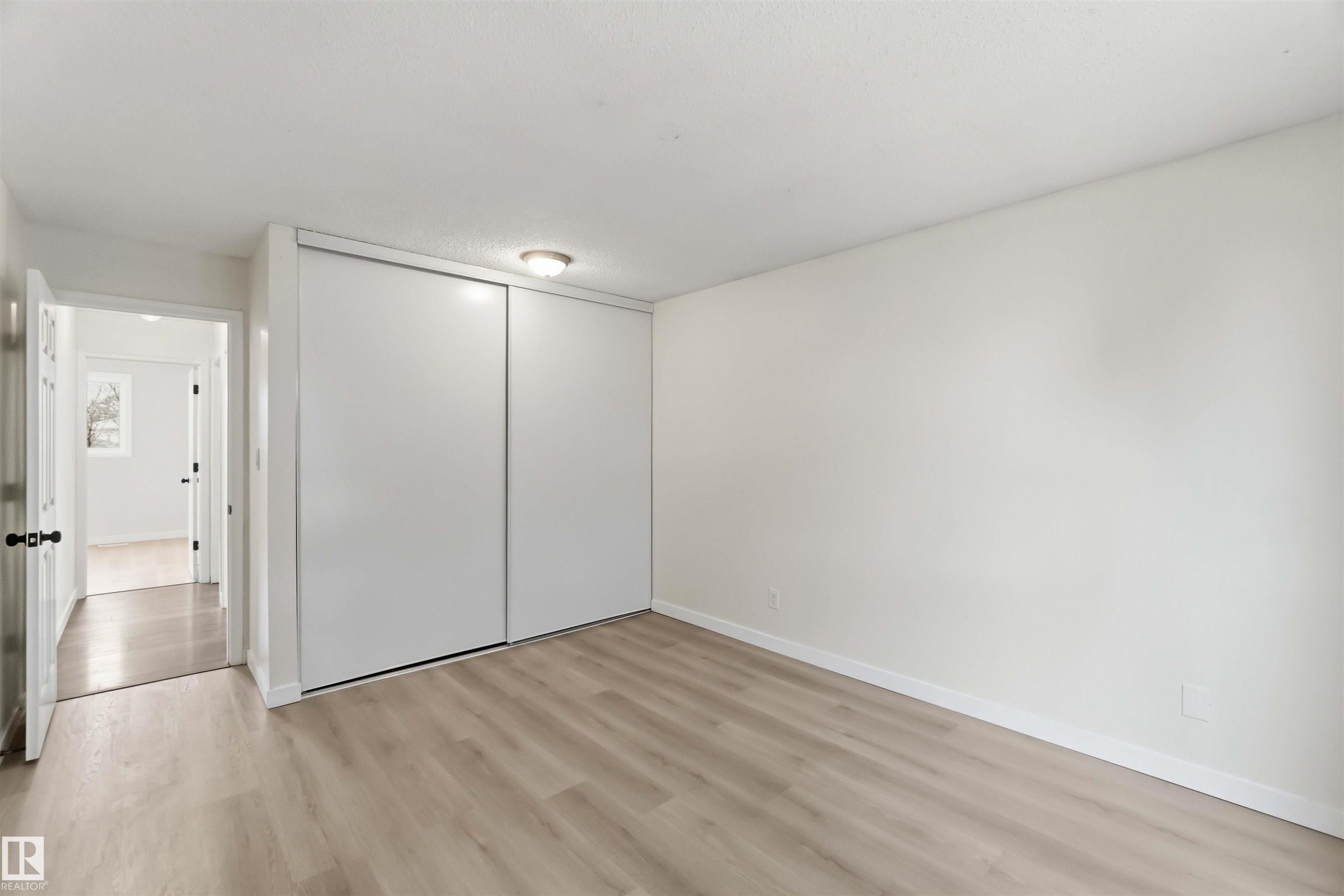4636 37A Avenue, Edmonton, AB - Indoor Photo Showing Other Room