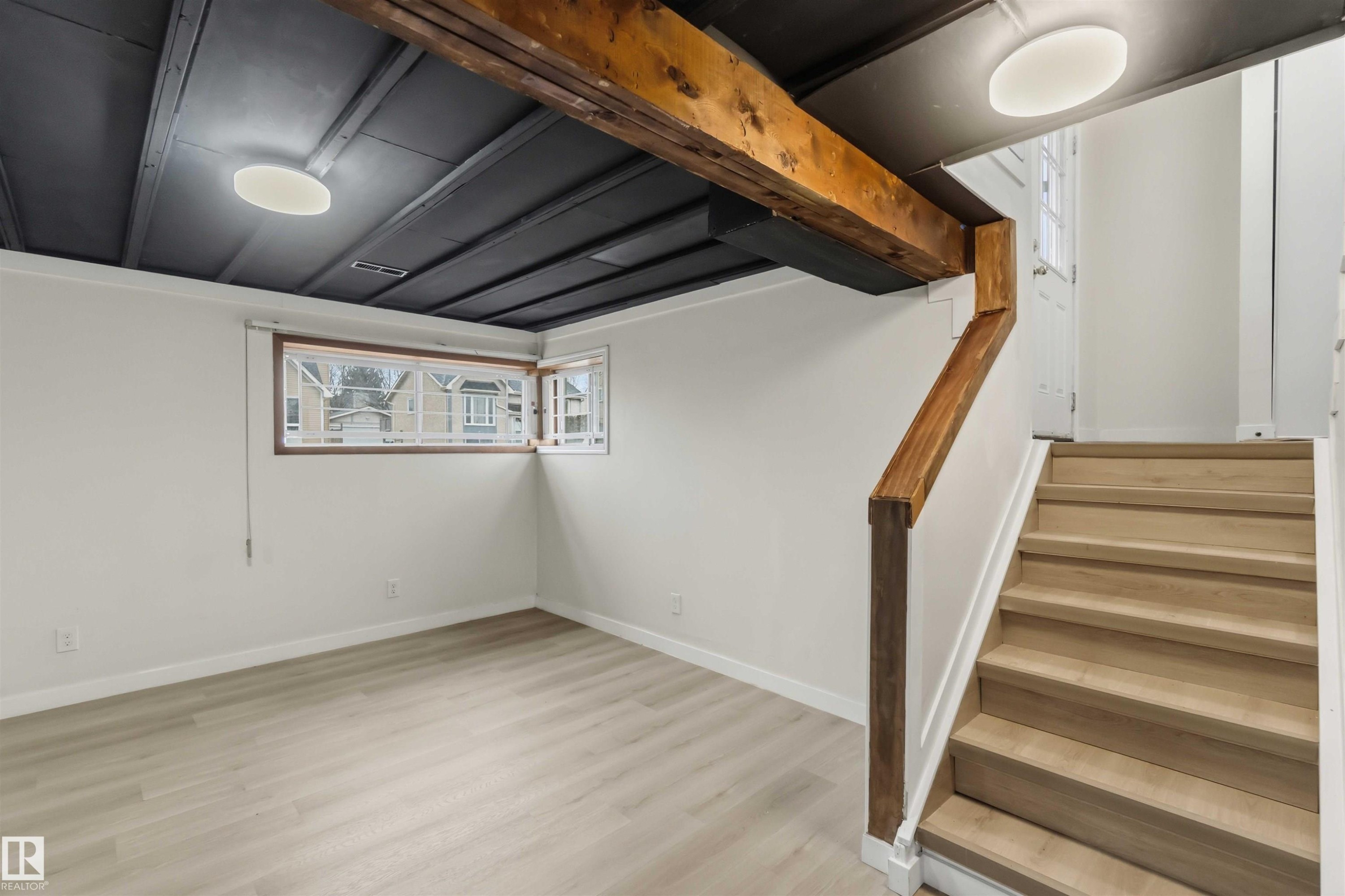 4636 37A Avenue, Edmonton, AB - Indoor Photo Showing Other Room