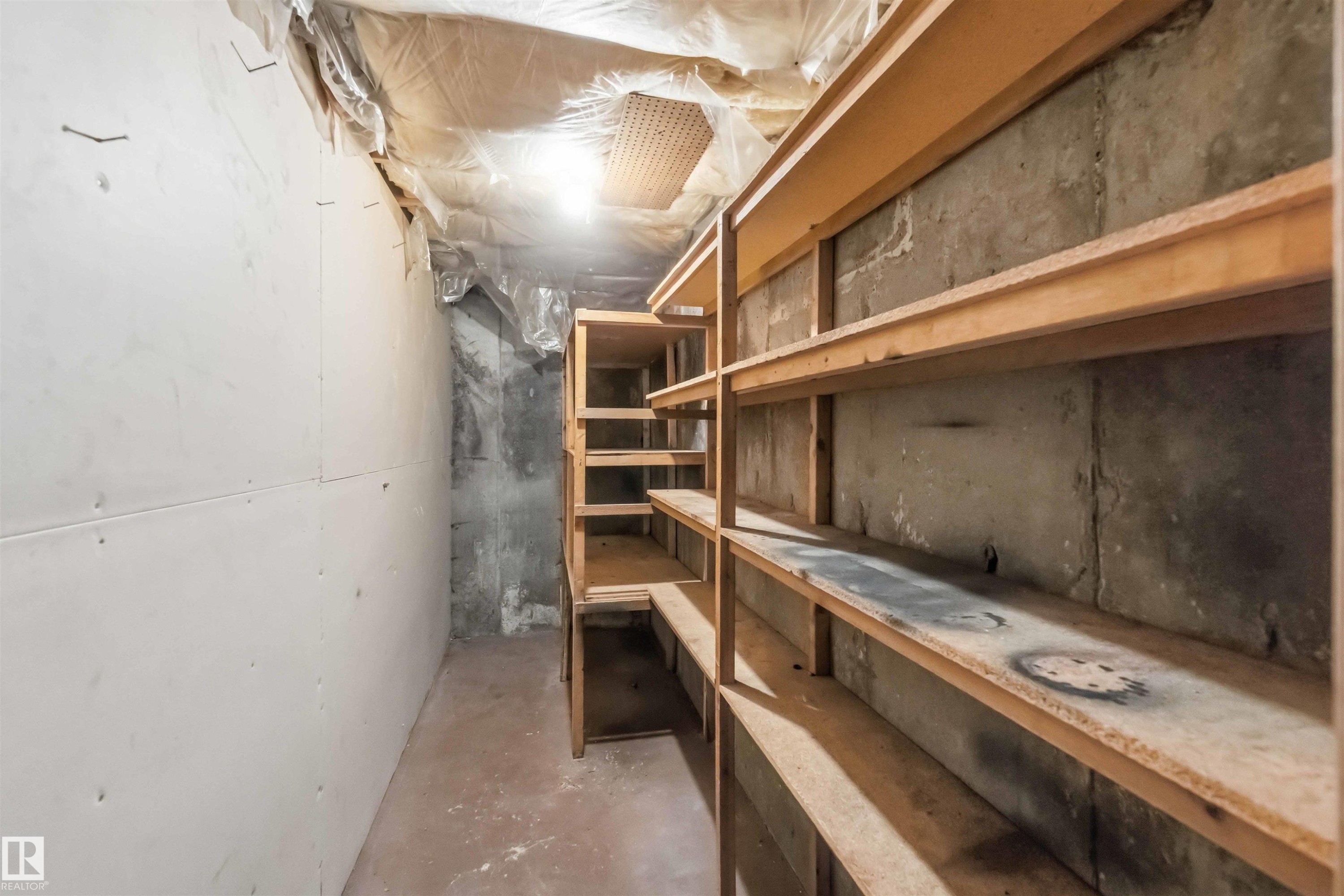 4636 37A Avenue, Edmonton, AB - Indoor