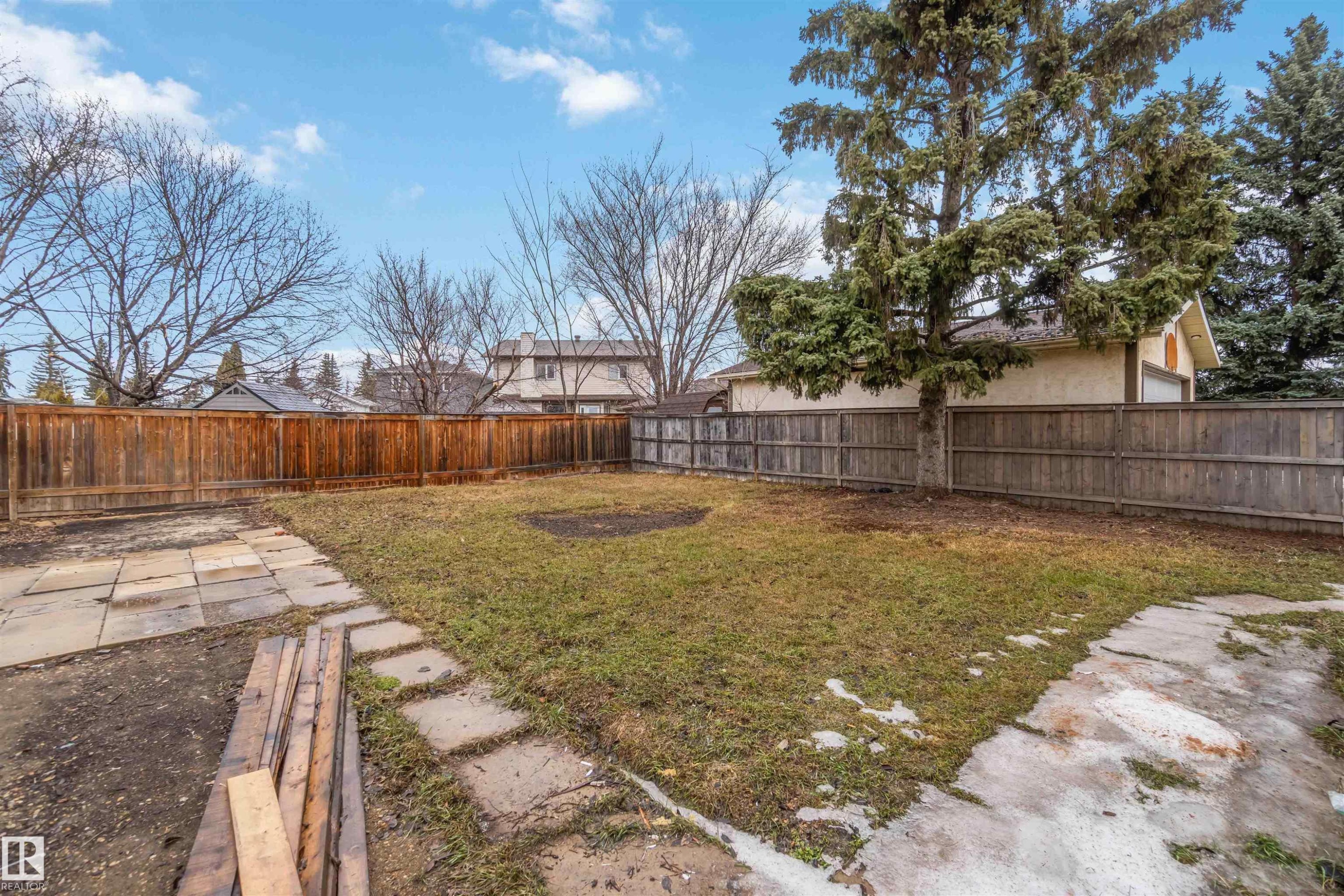 4636 37A Avenue, Edmonton, AB - Outdoor With Backyard