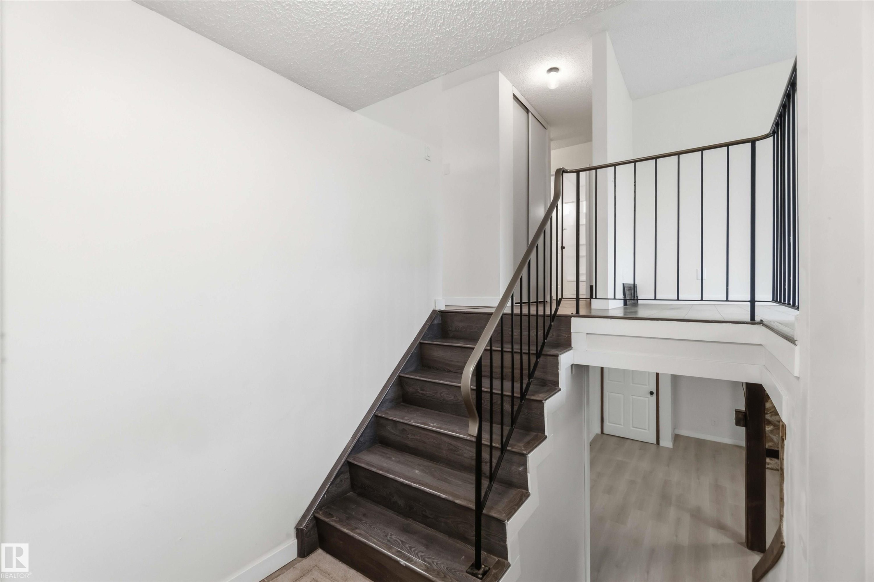 4636 37A Avenue, Edmonton, AB - Indoor Photo Showing Other Room