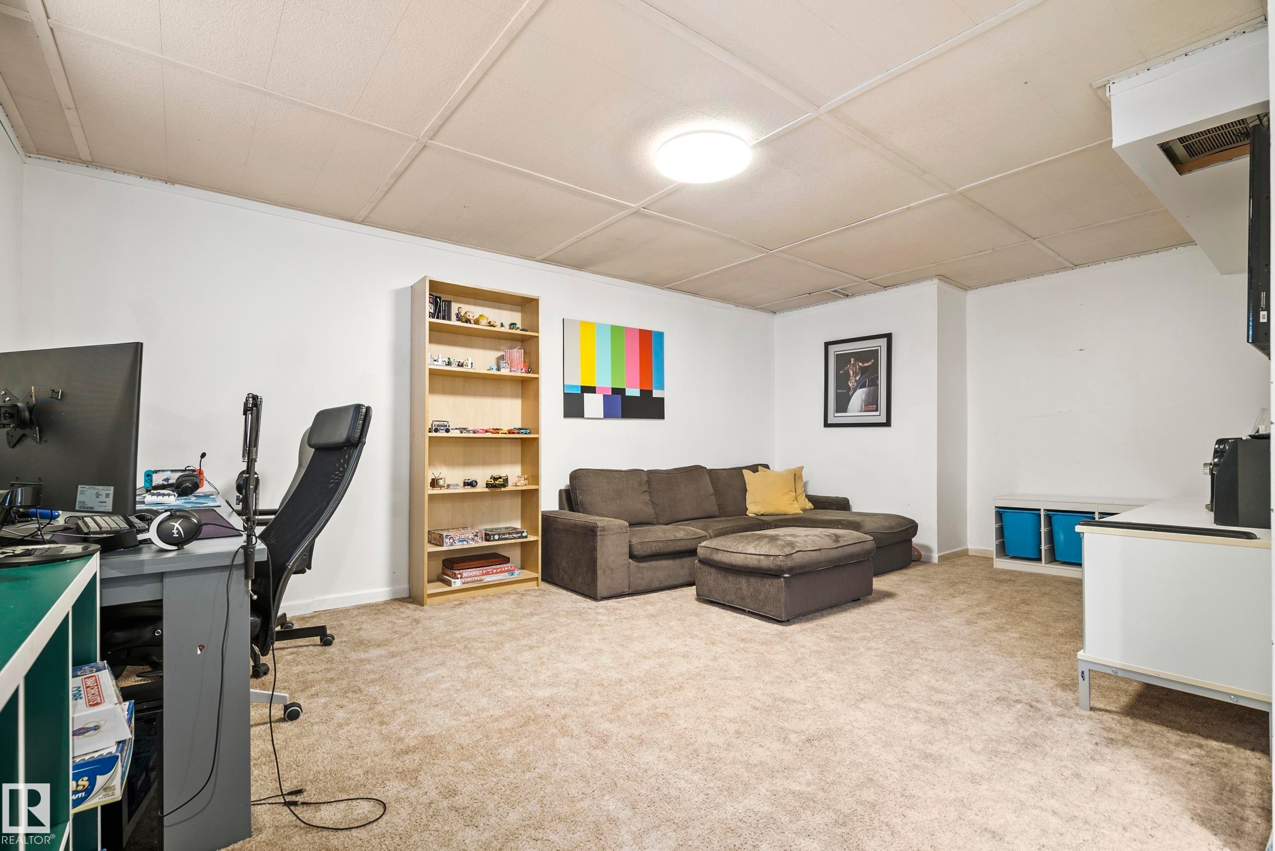 13519 110 A Avenue, Edmonton, AB - Indoor