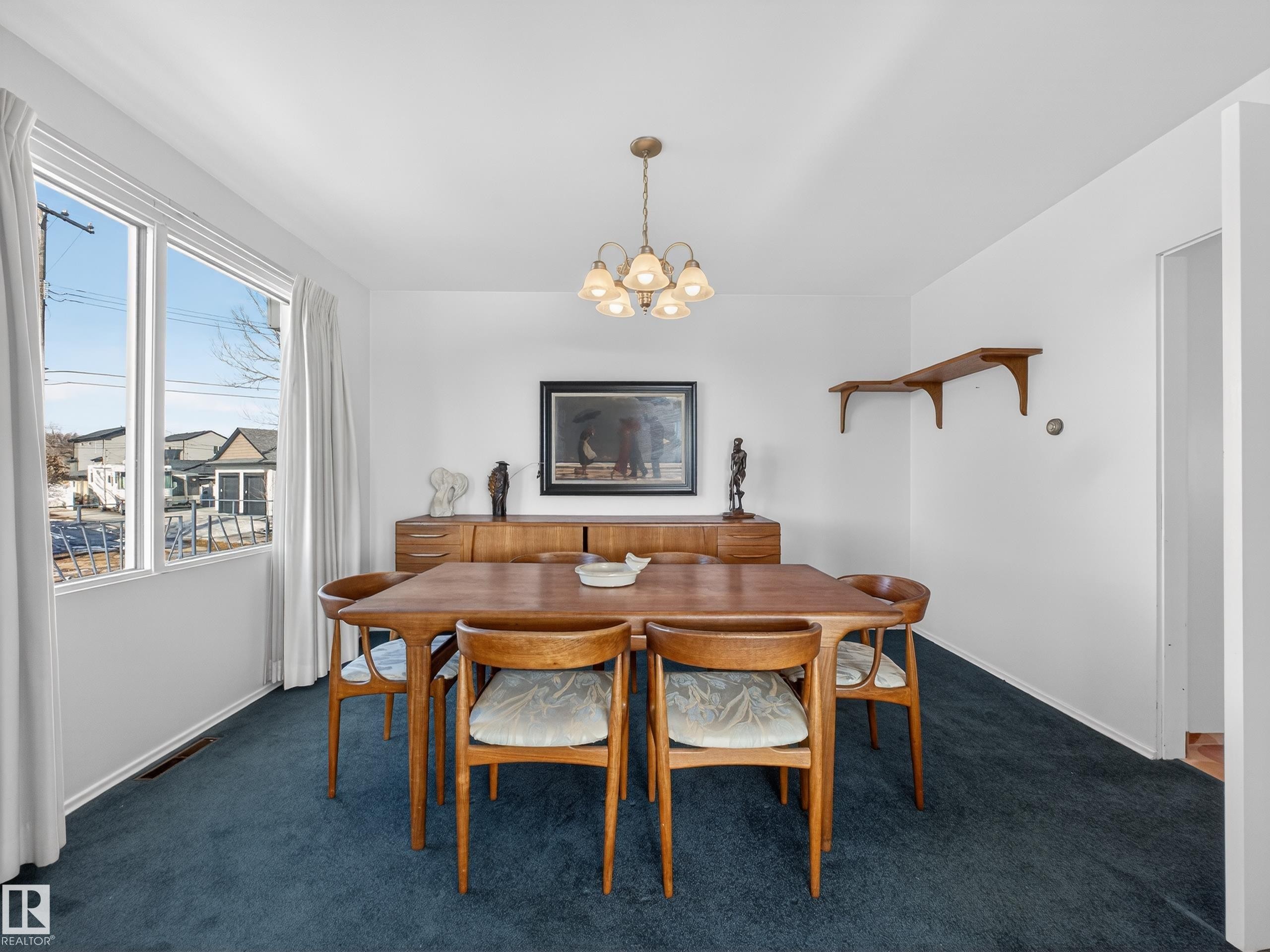 3642 Ada Boulevard, Edmonton, AB - Indoor Photo Showing Dining Room