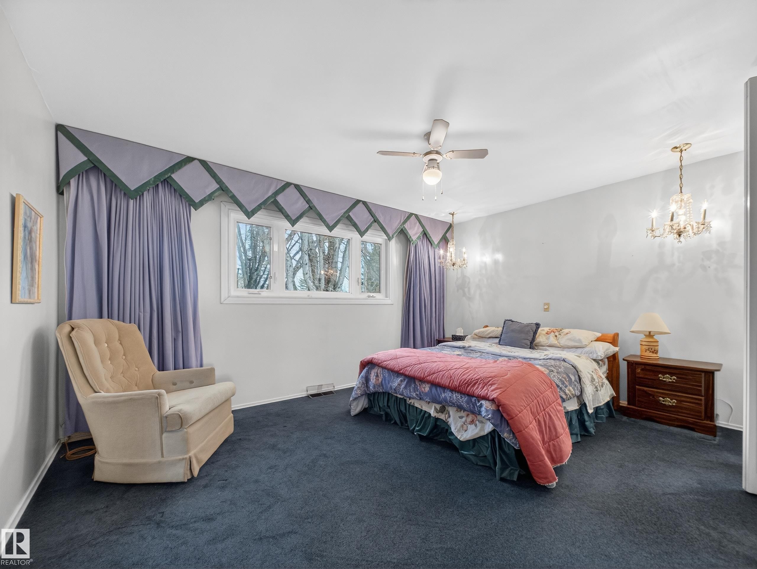 3642 Ada Boulevard, Edmonton, AB - Indoor Photo Showing Bedroom