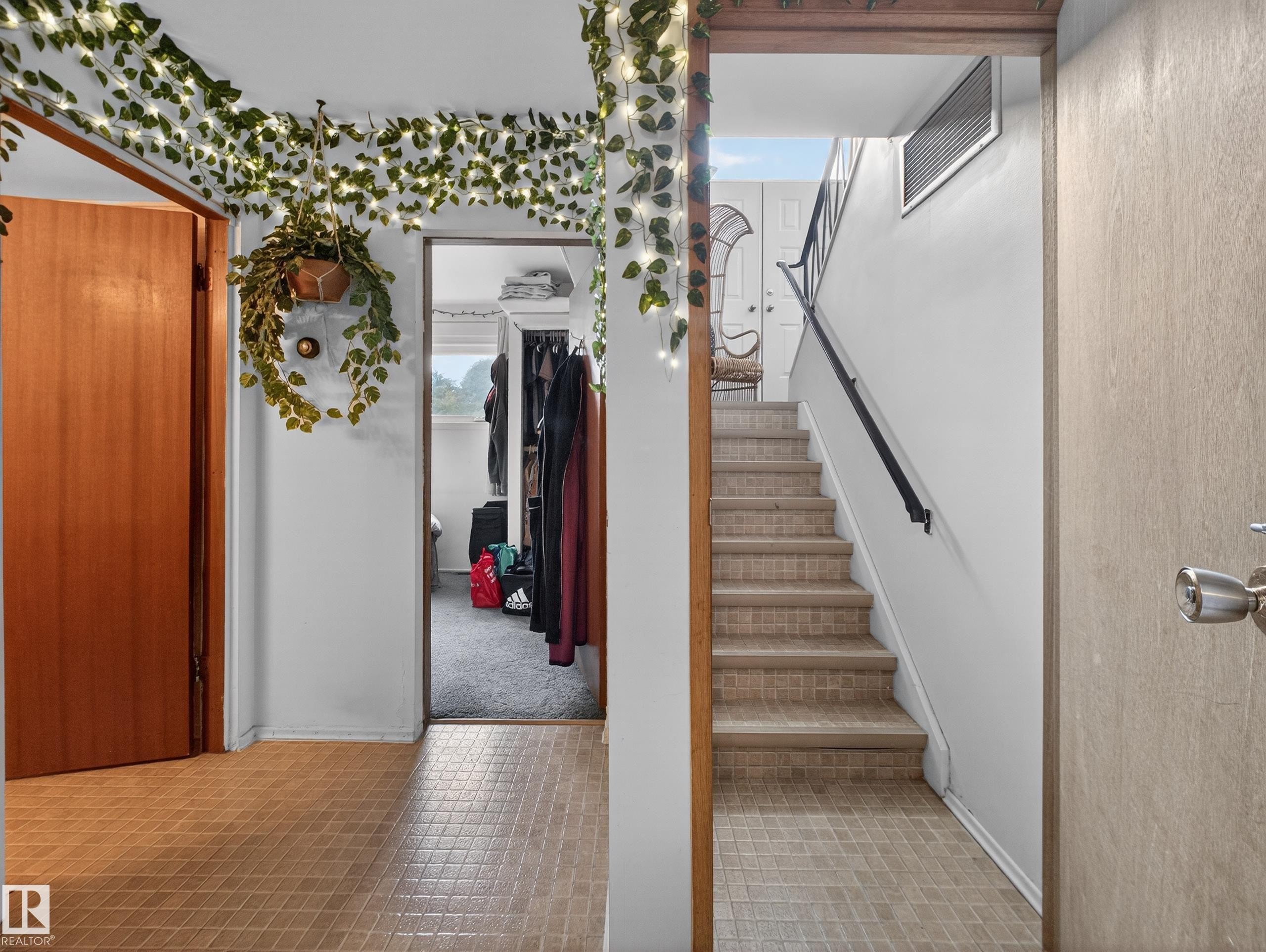 3642 Ada Boulevard, Edmonton, AB - Indoor Photo Showing Other Room