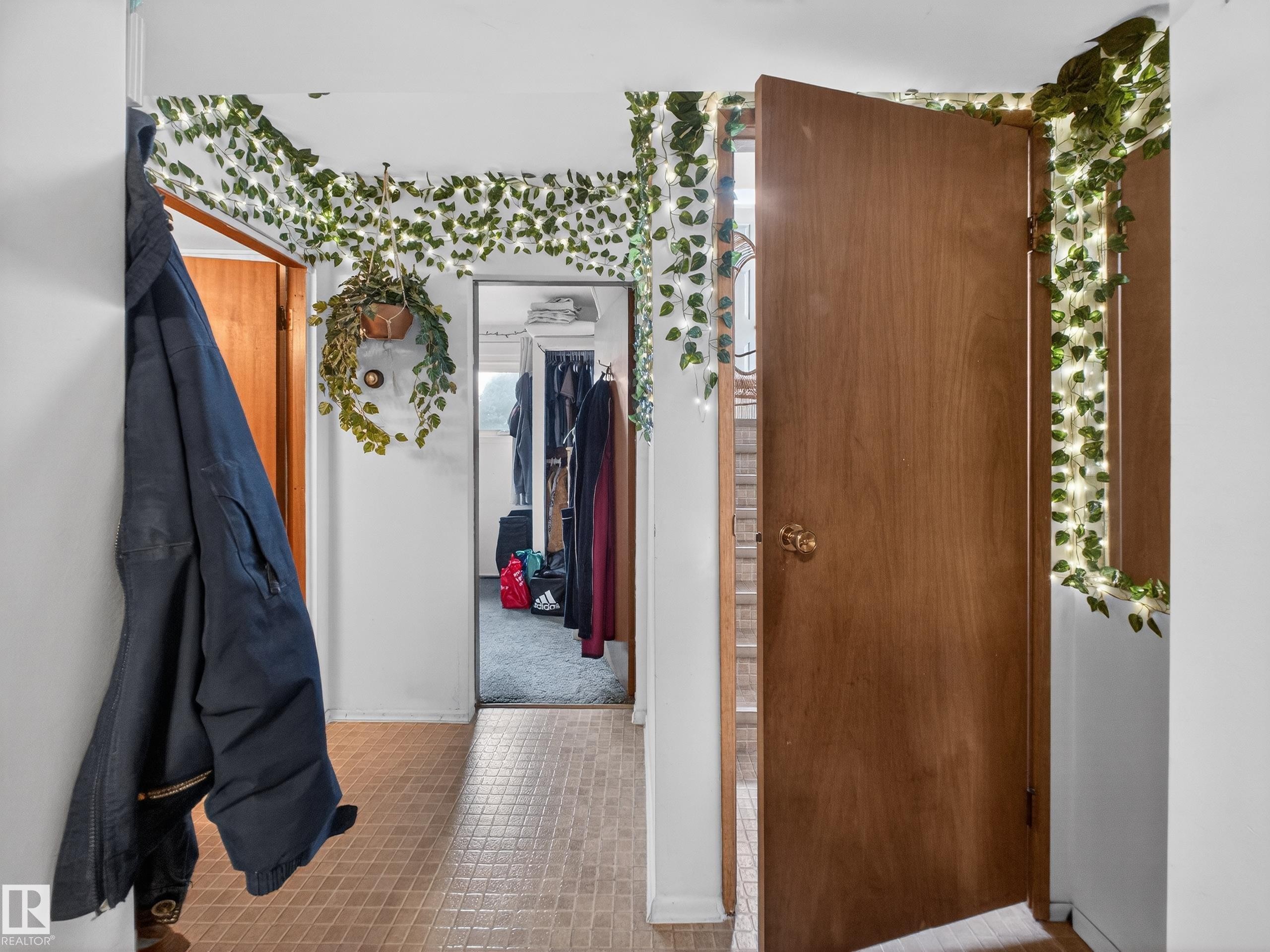 3642 Ada Boulevard, Edmonton, AB -