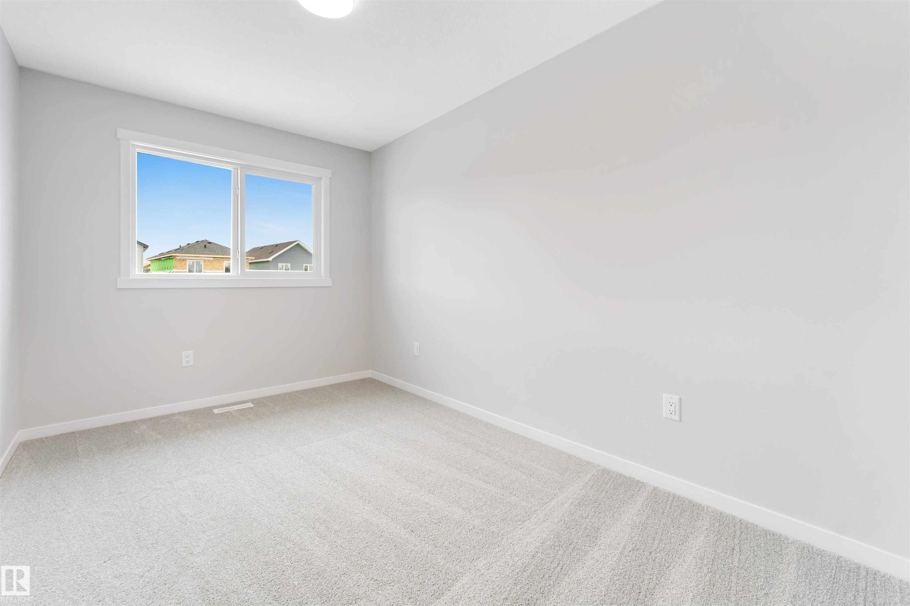 1027 Aster Boulevard, Edmonton, AB - Indoor Photo Showing Other Room