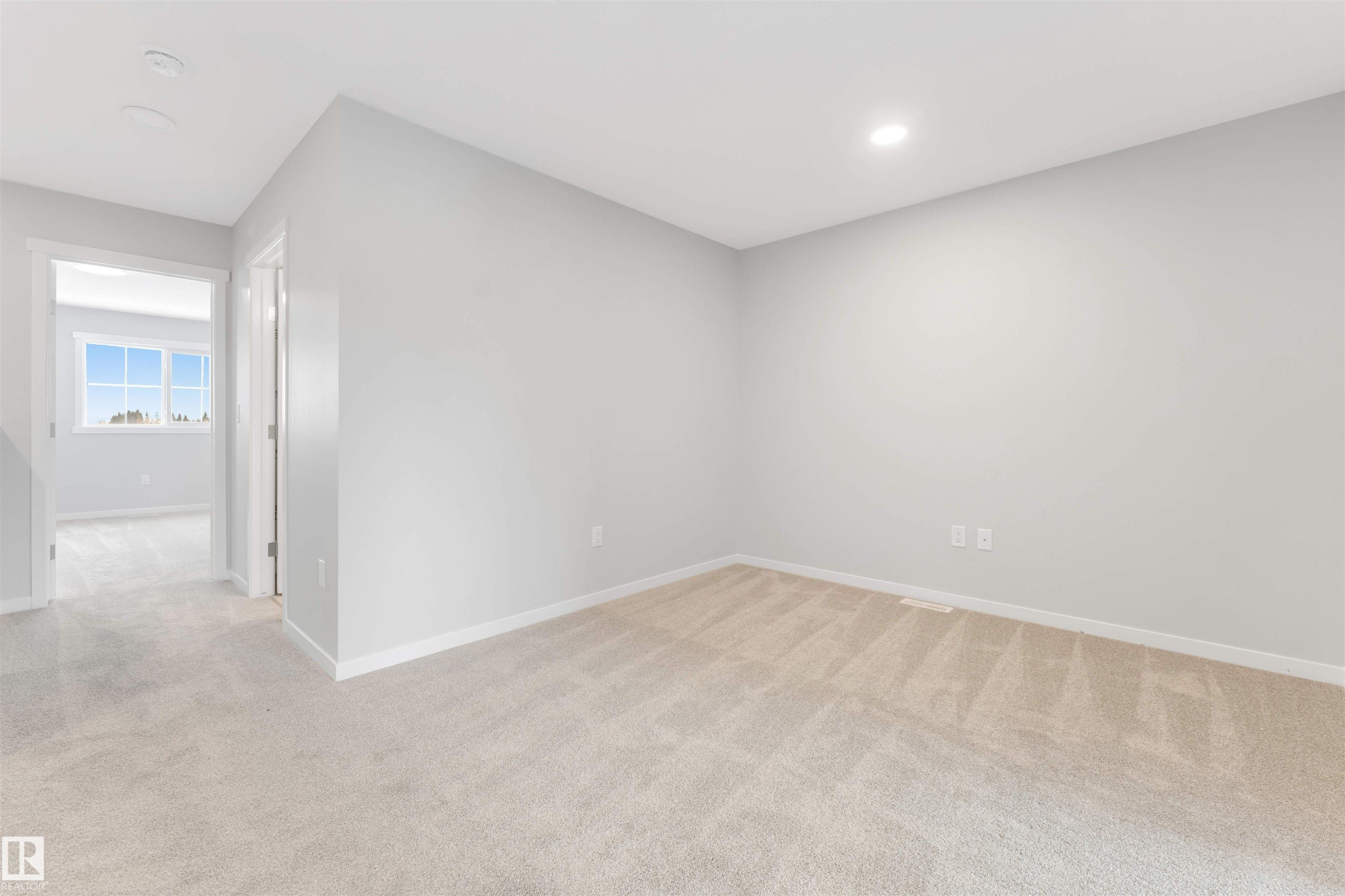 1027 Aster Boulevard, Edmonton, AB - Indoor Photo Showing Other Room
