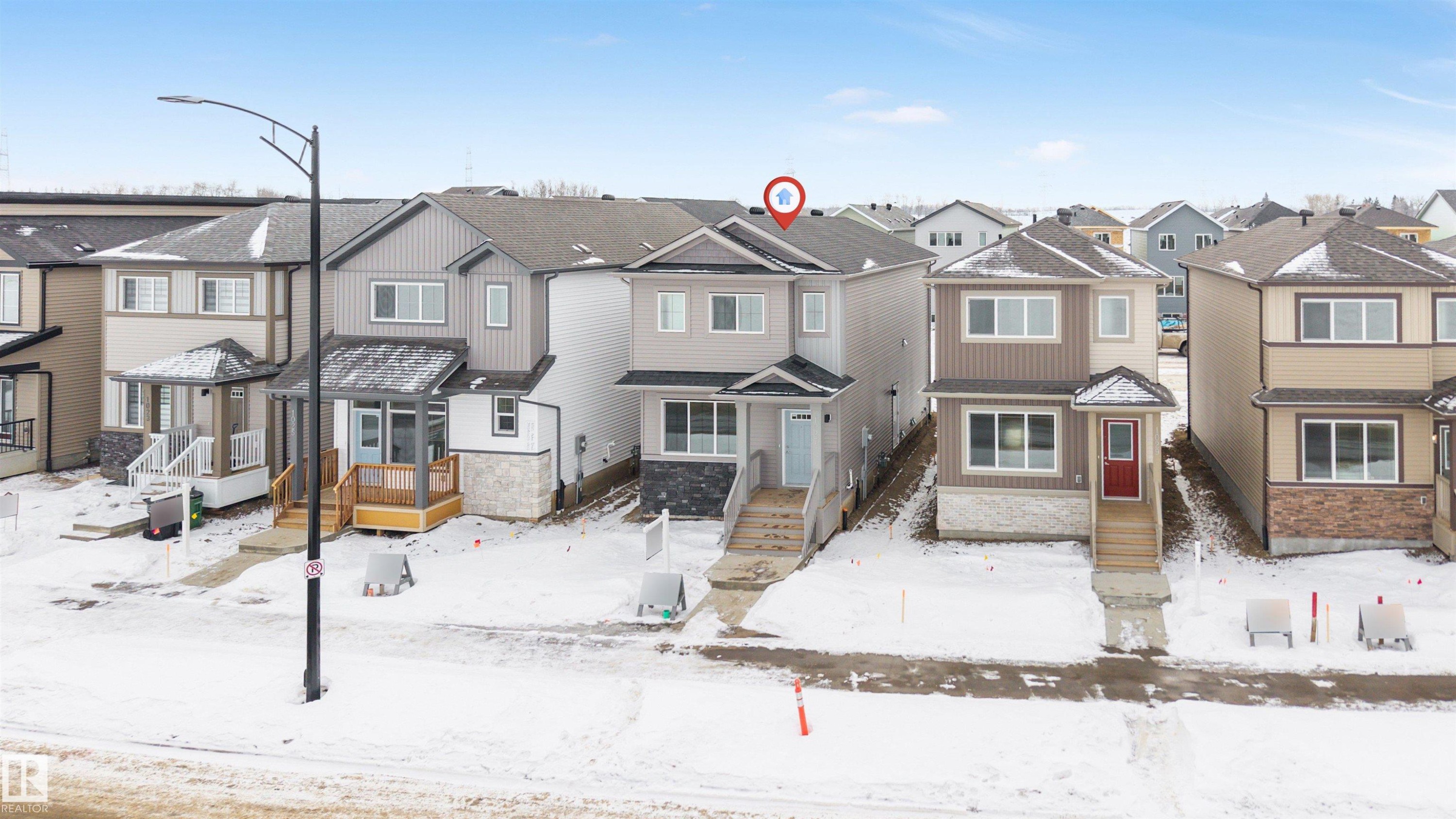 1027 Aster Boulevard, Edmonton, AB - Outdoor With Facade