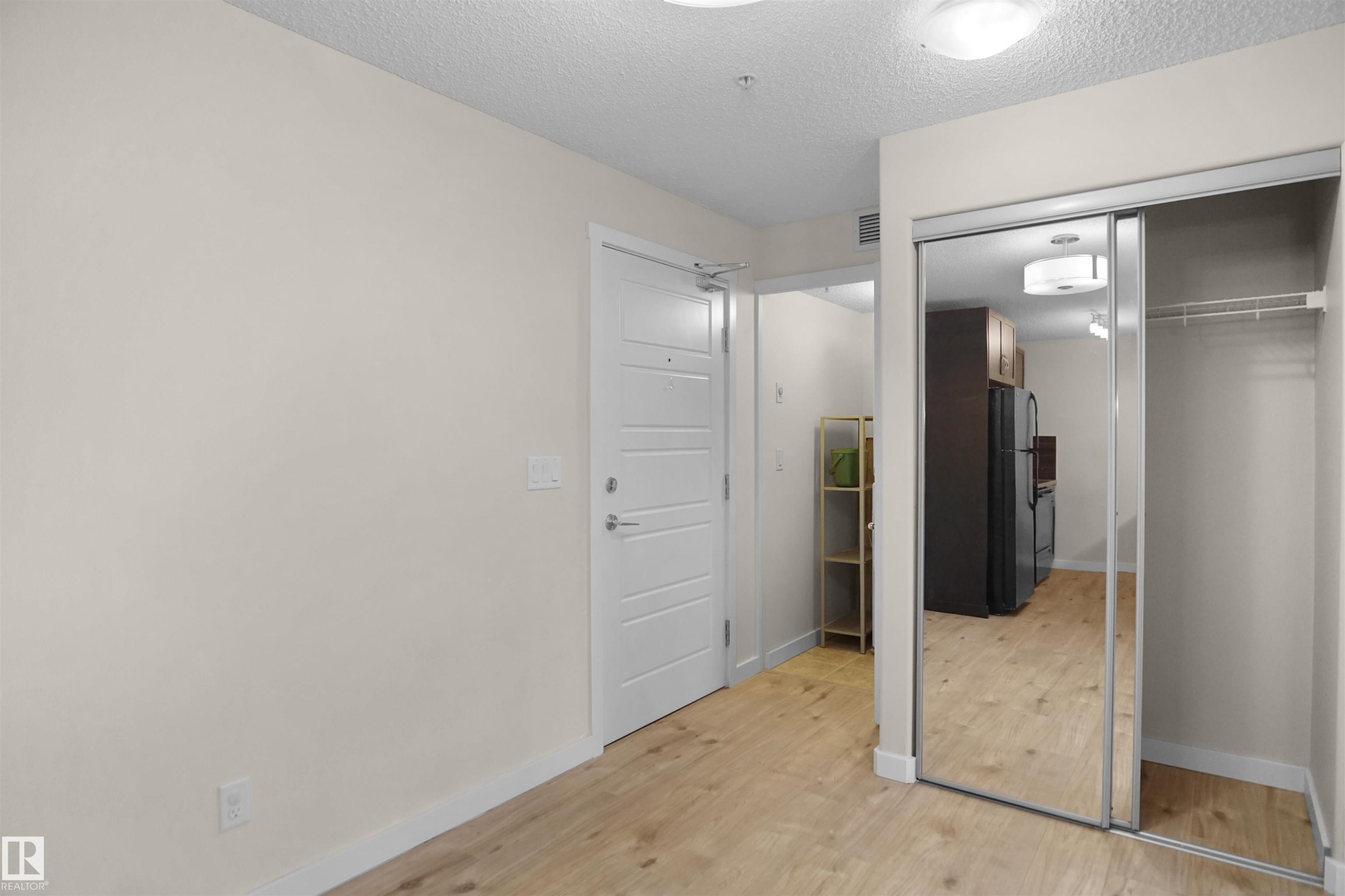 335 6076 Schonsee Way, Edmonton, AB - Indoor Photo Showing Other Room