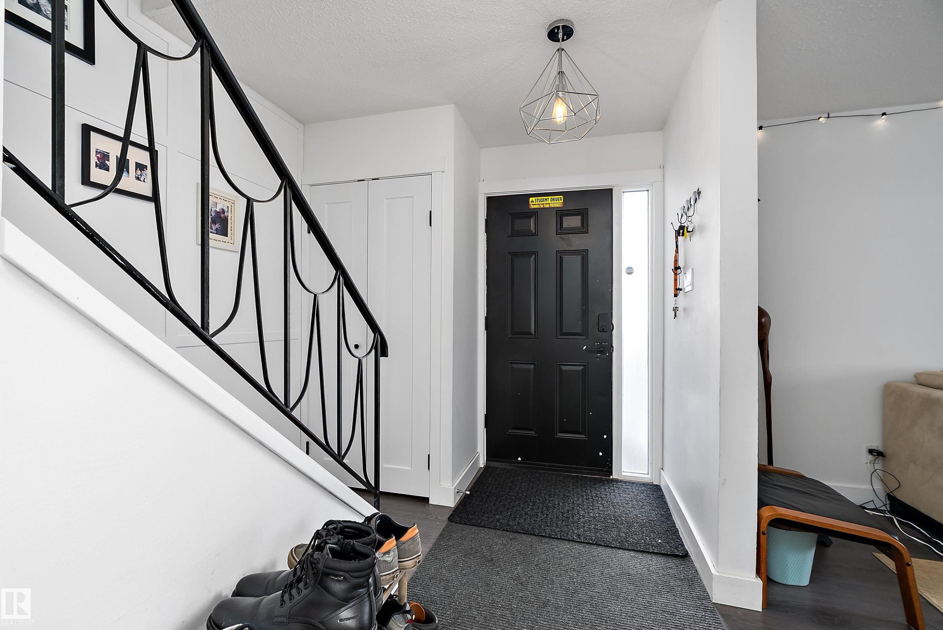 9326 80 Avenue, Edmonton, AB - Indoor Photo Showing Other Room