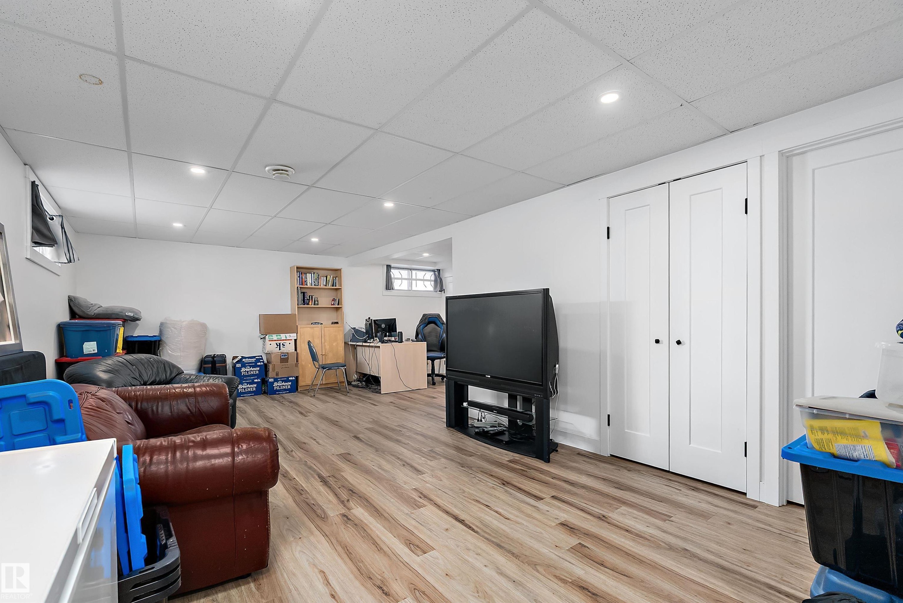 9326 80 Avenue, Edmonton, AB - Indoor