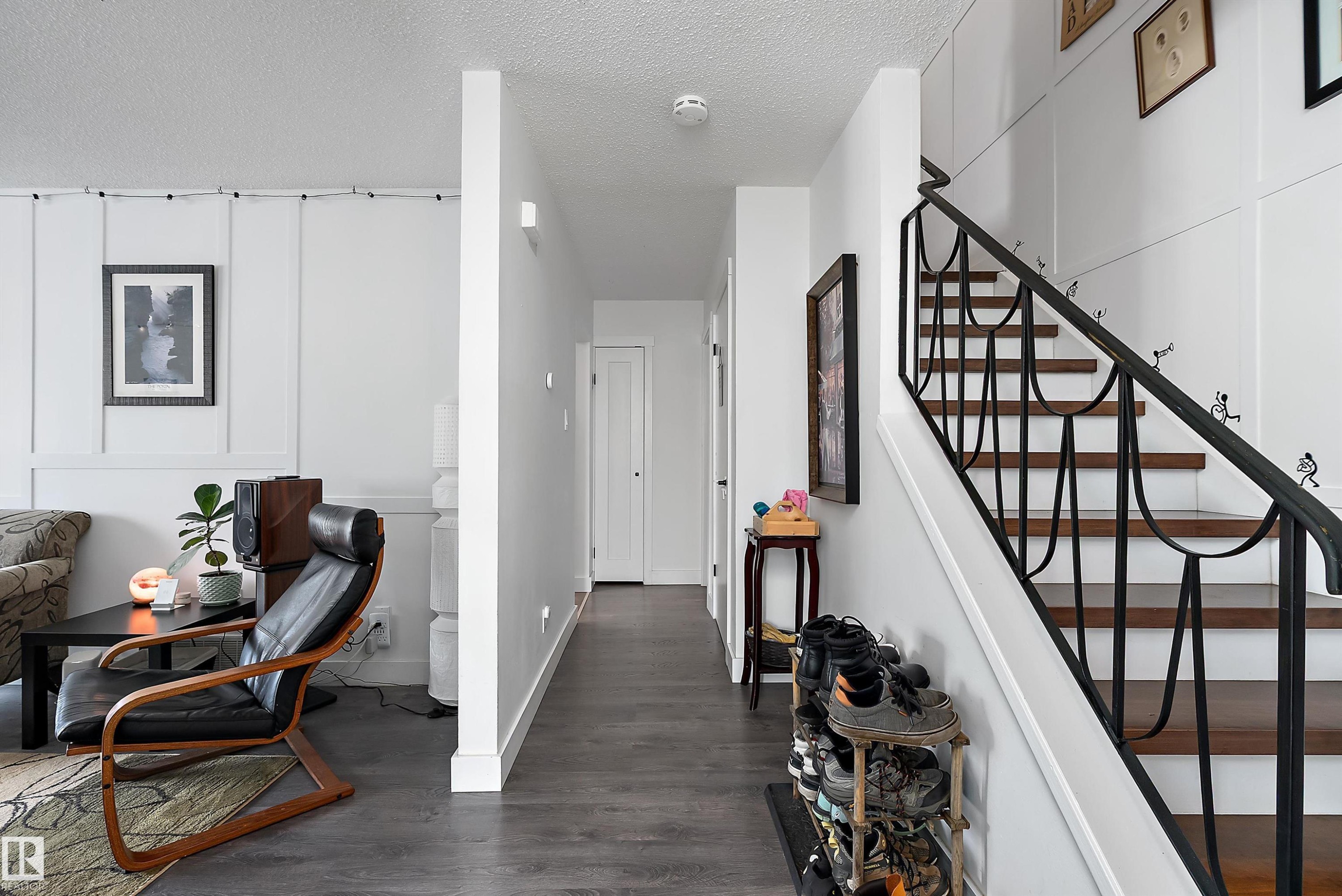 9326 80 Avenue, Edmonton, AB - Indoor Photo Showing Other Room