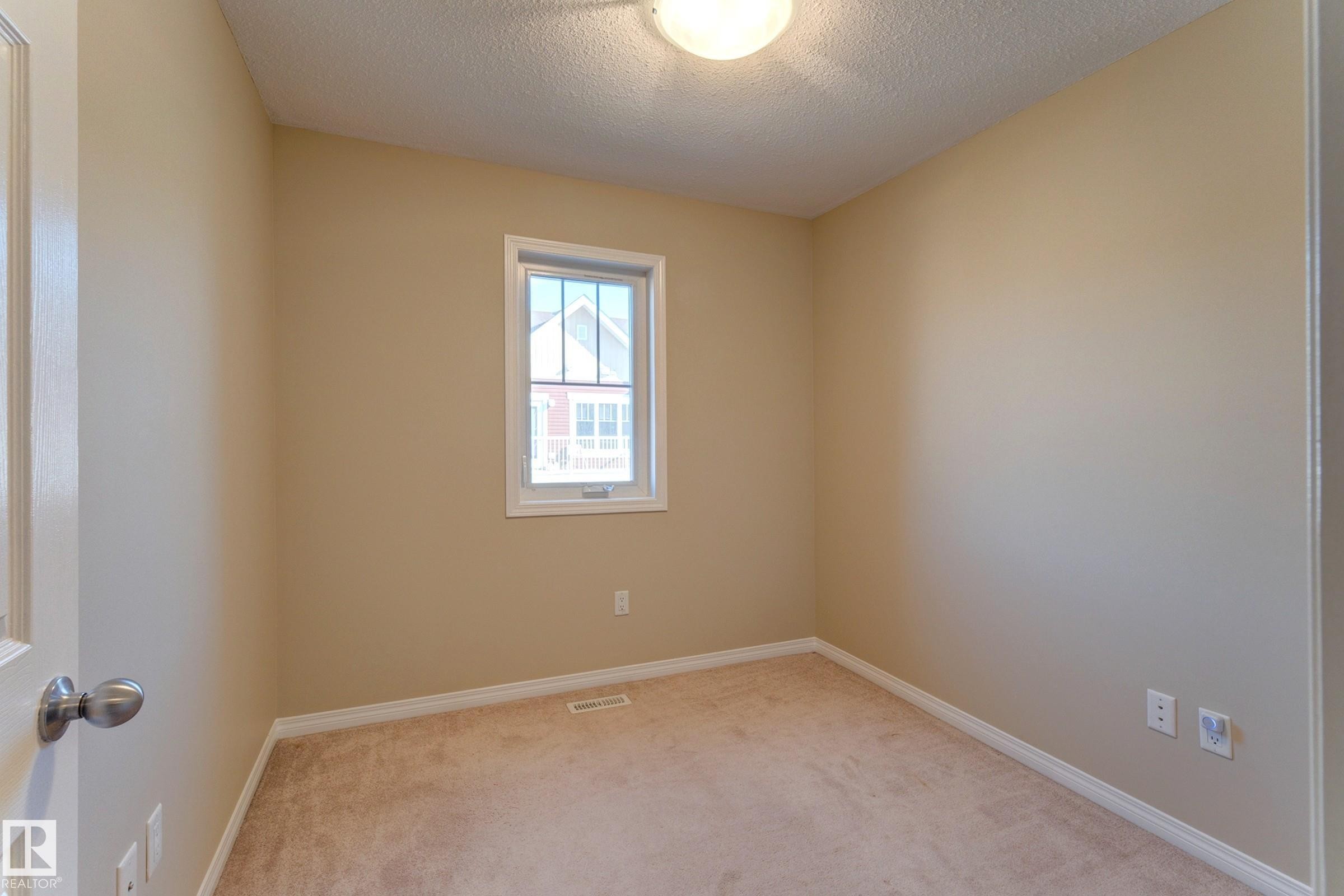 27 1623 Towne Centre Boulevard, Edmonton, AB - Indoor Photo Showing Other Room