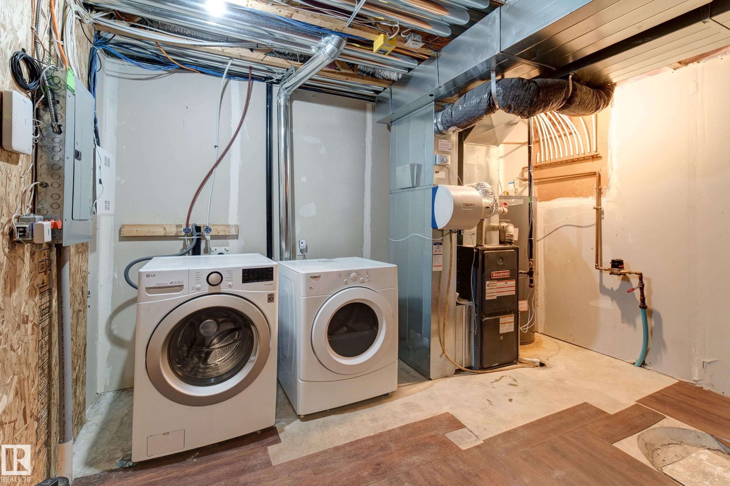 27 1623 Towne Centre Boulevard, Edmonton, AB - Indoor Photo Showing Laundry Room