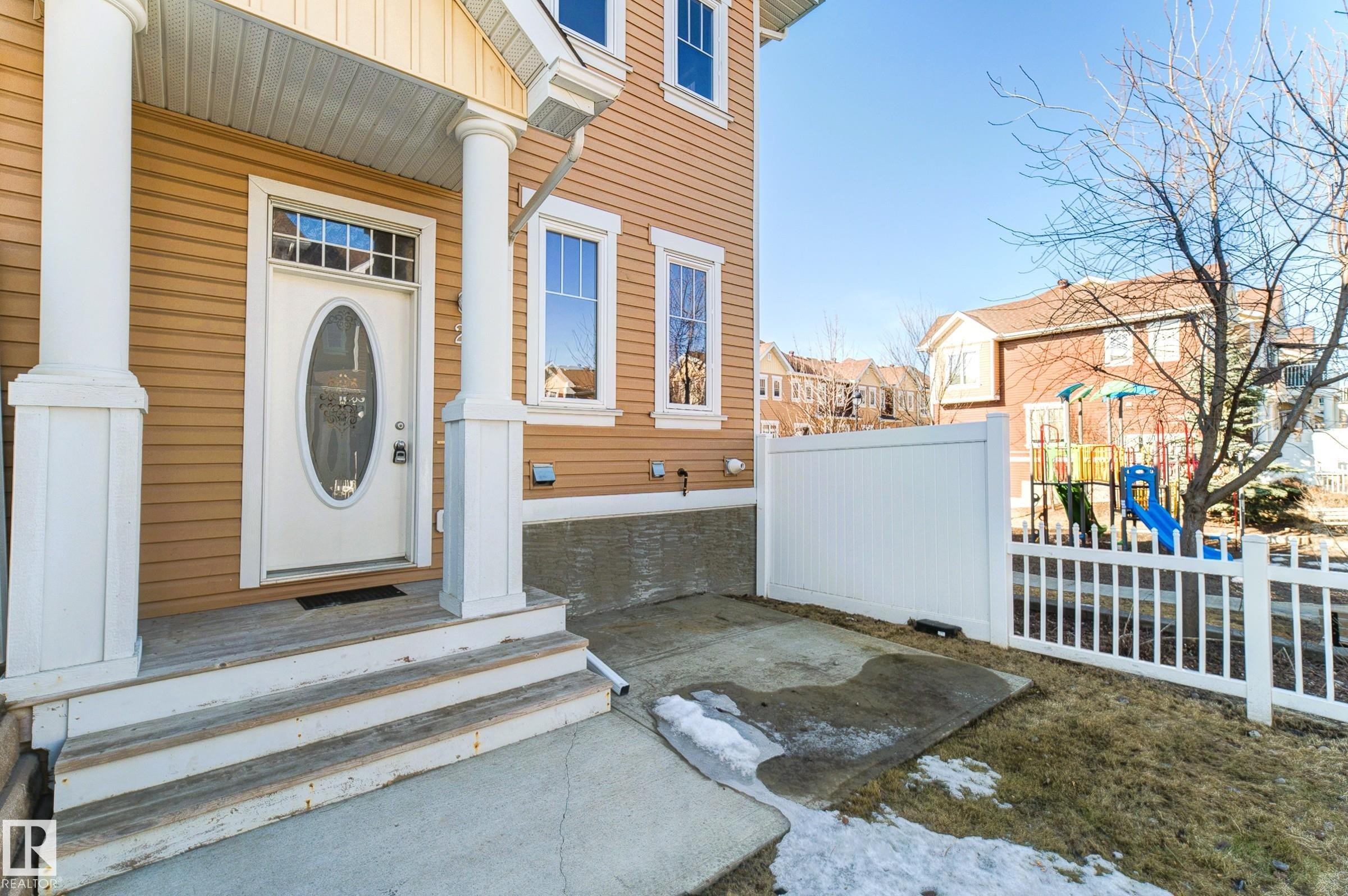 27 1623 Towne Centre Boulevard, Edmonton, AB - Outdoor