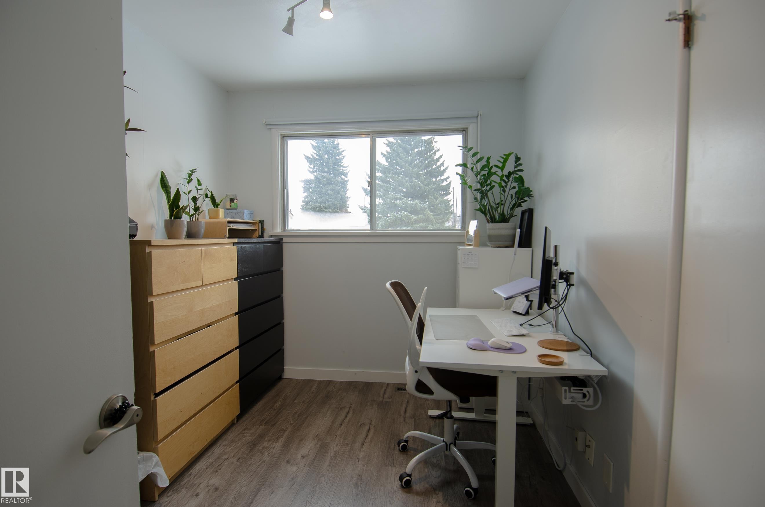 12904 90 Street, Edmonton, AB - Indoor Photo Showing Office