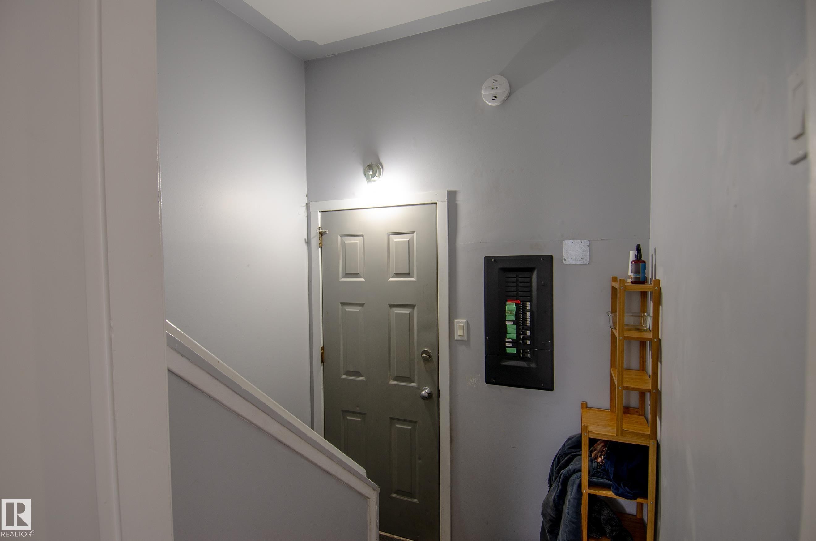 12904 90 Street, Edmonton, AB - Indoor Photo Showing Other Room