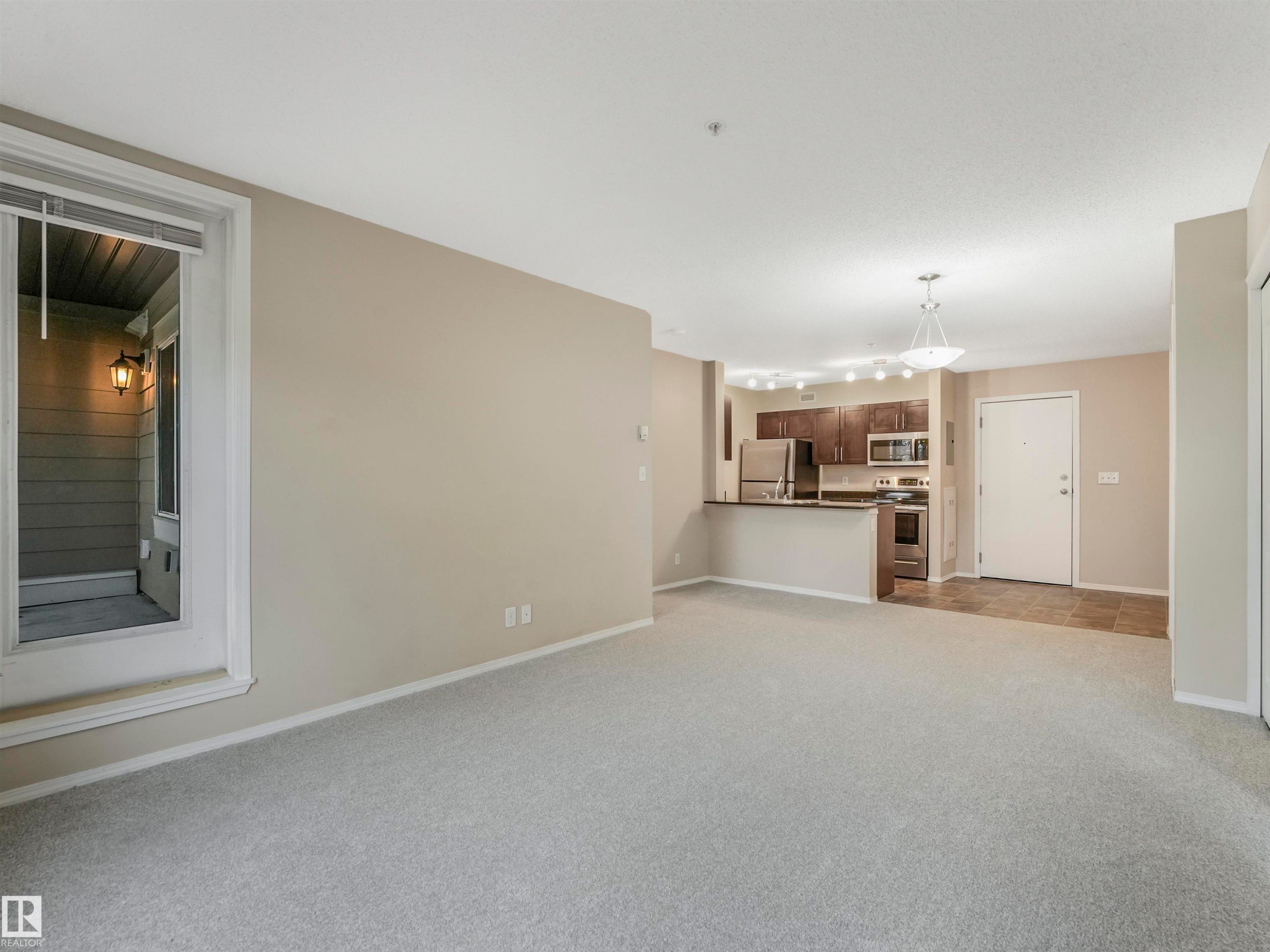 116 530 Watt Boulevard, Edmonton, AB - Indoor