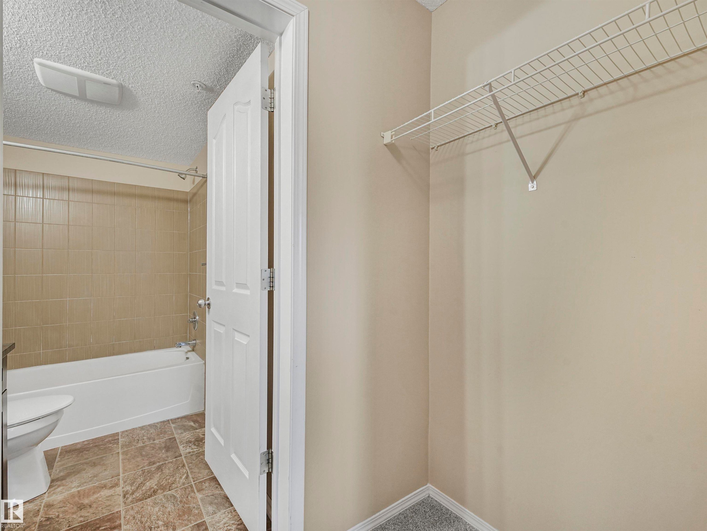 116 530 Watt Boulevard, Edmonton, AB - Indoor