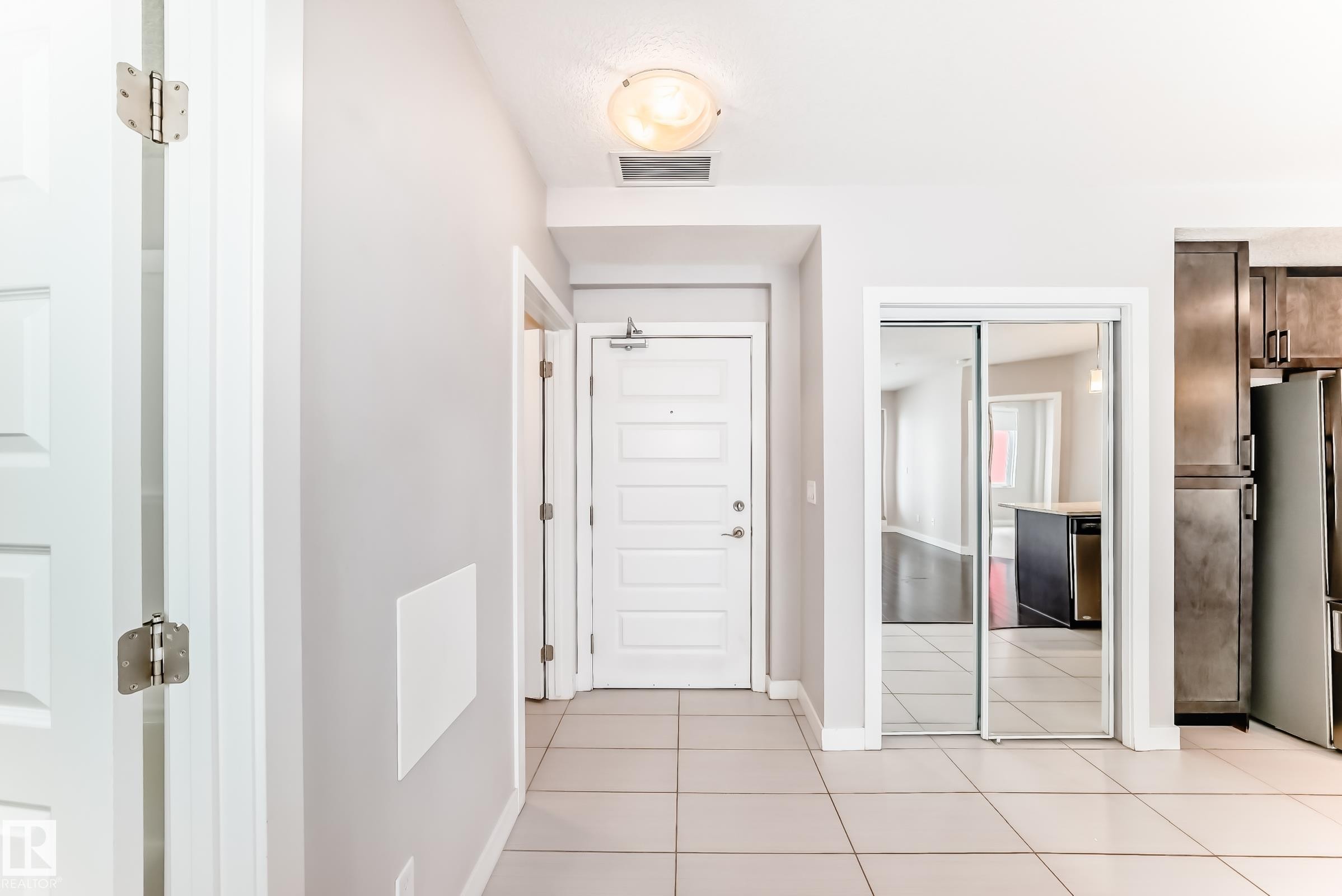 711 5151 Windermere Boulevard, Edmonton, AB - Indoor Photo Showing Other Room