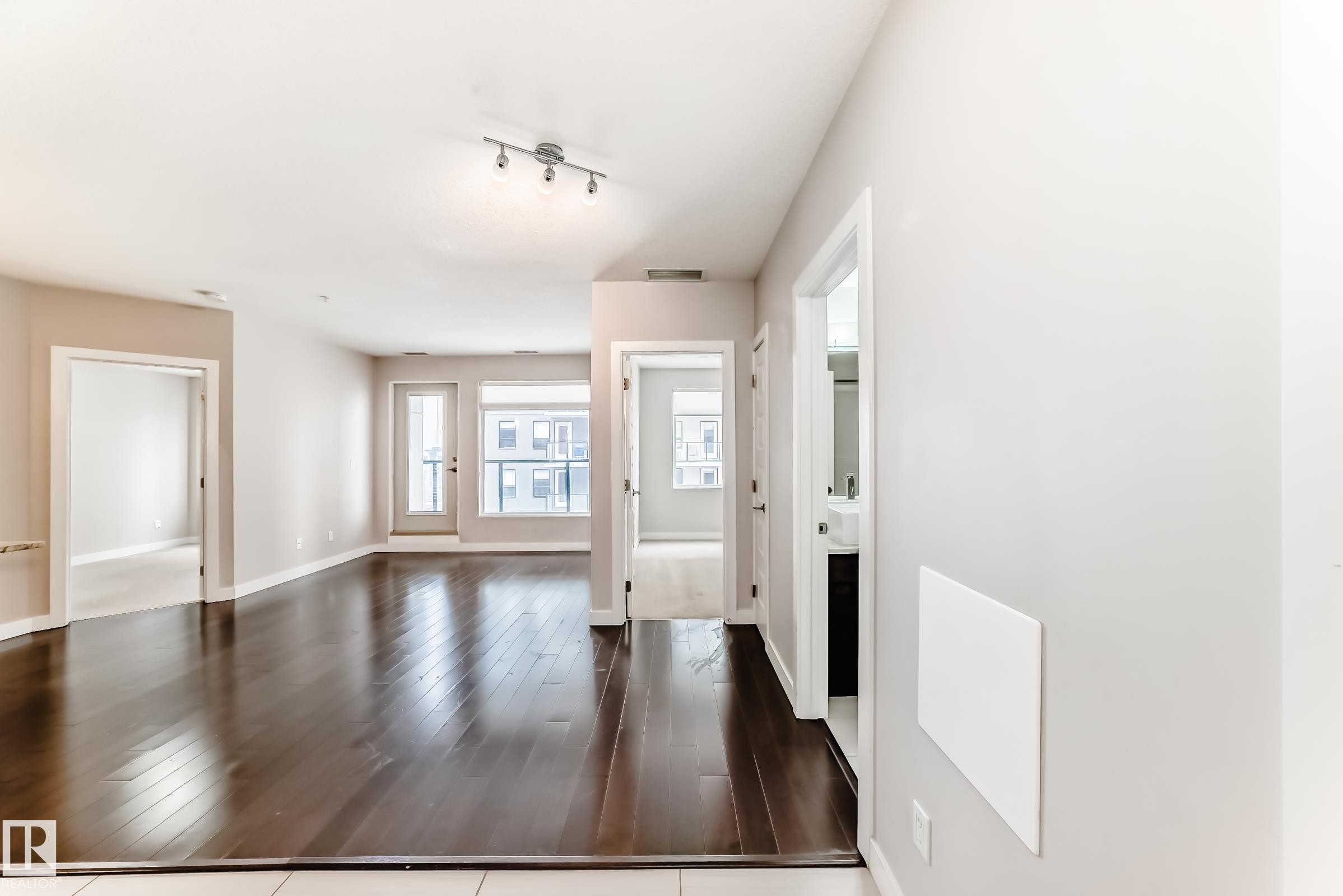 711 5151 Windermere Boulevard, Edmonton, AB - Indoor Photo Showing Other Room