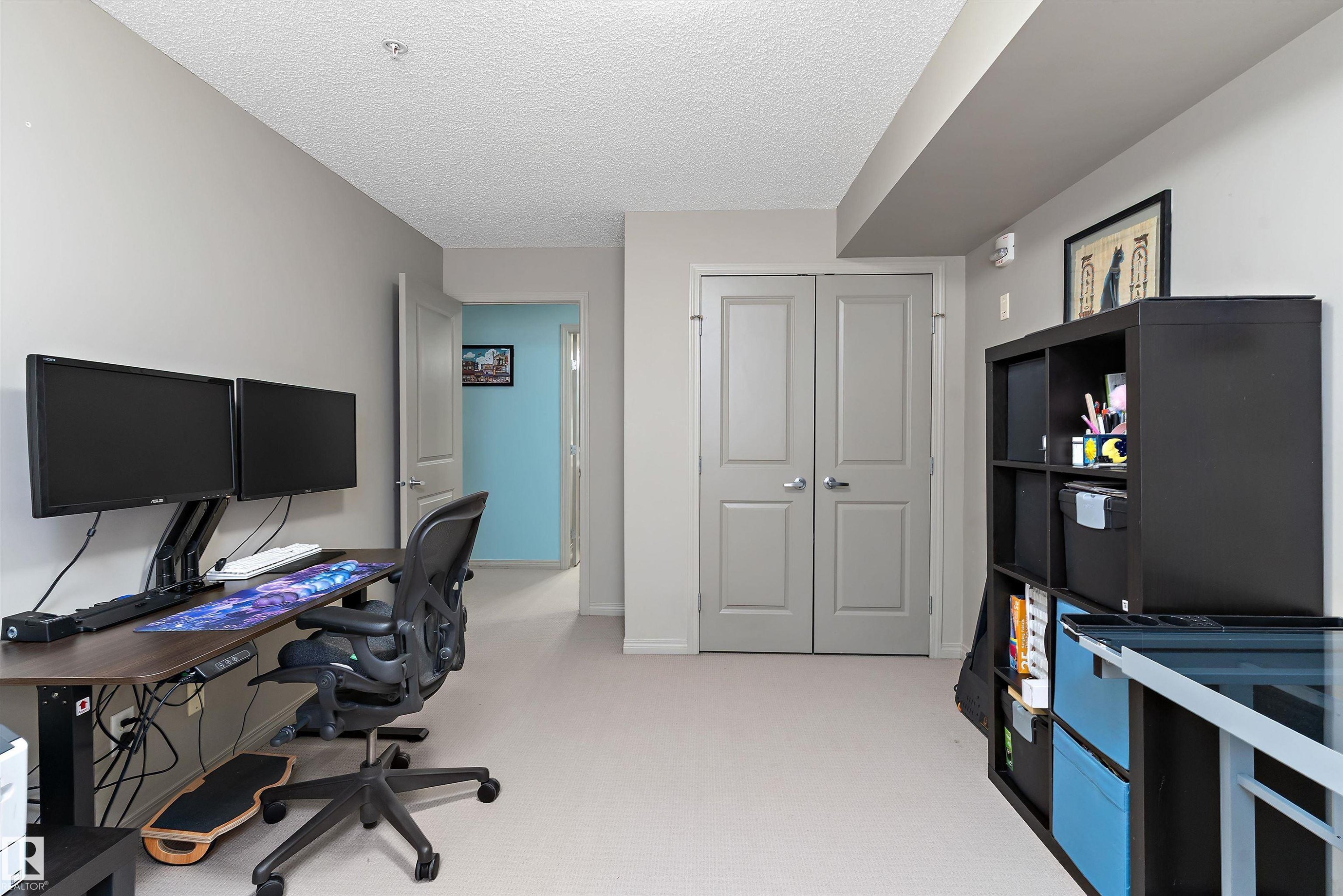 Edmonton, AB - Indoor