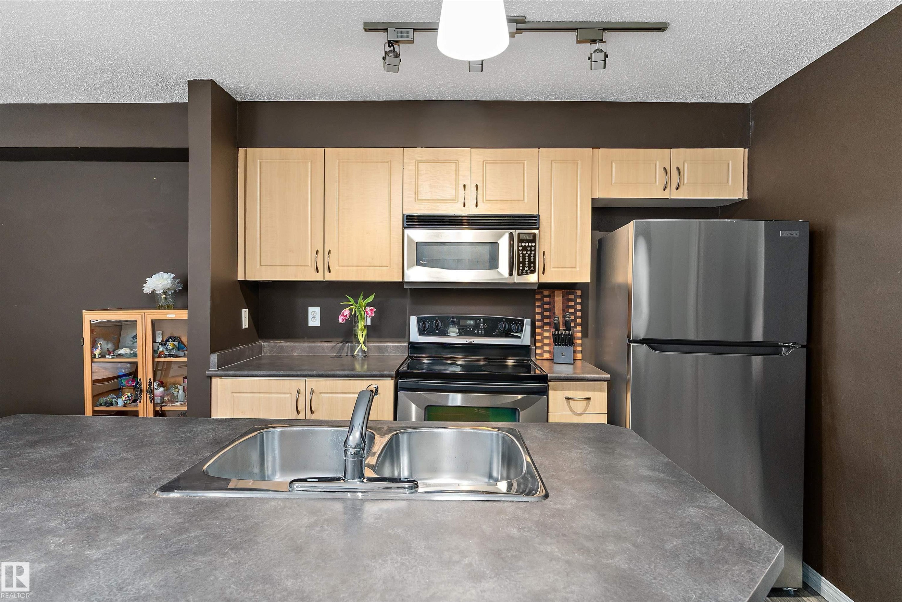 Edmonton, AB - Indoor Photo Showing Kitchen With Stainless Steel Kitchen With Double Sink