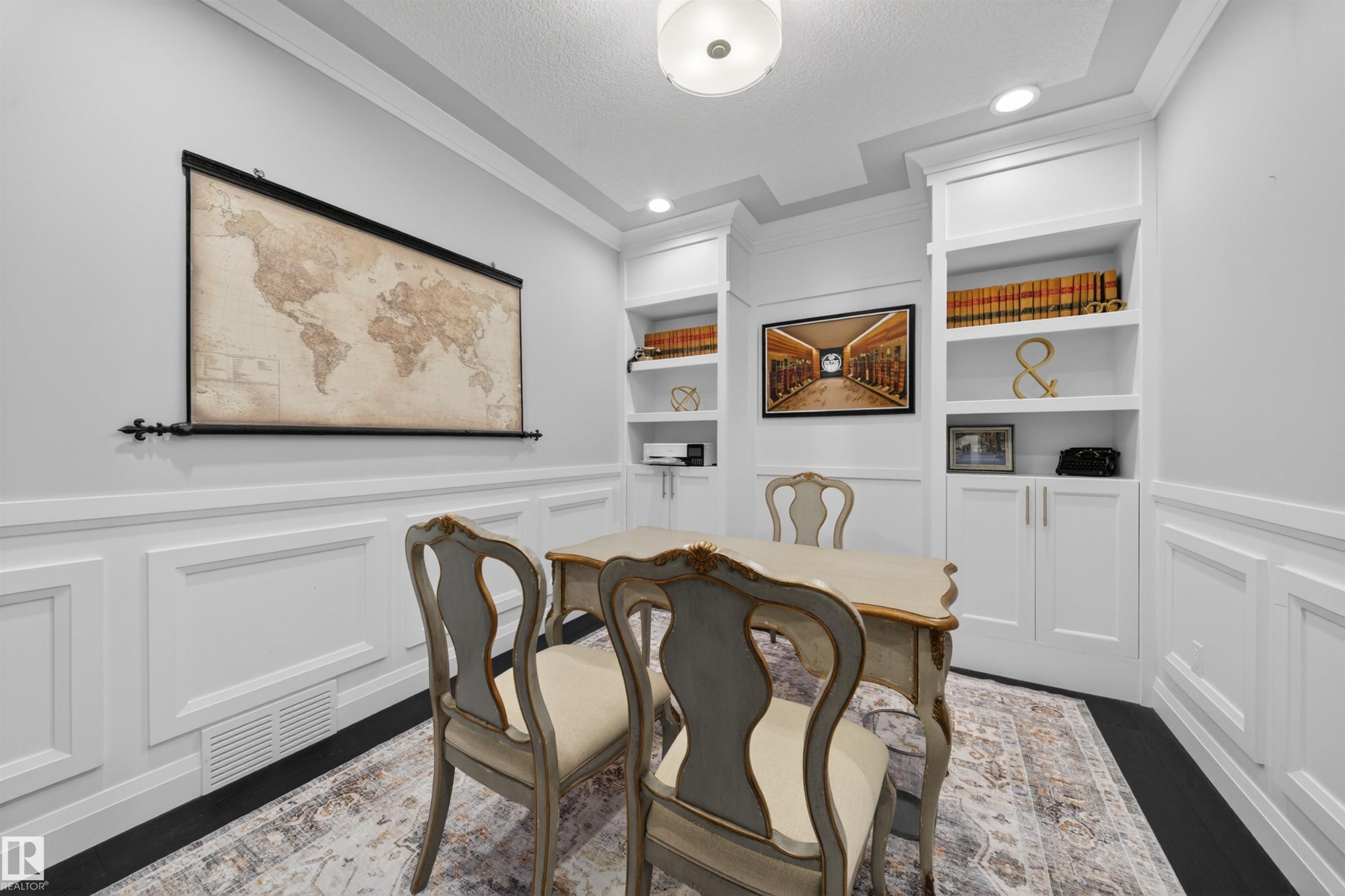 9037 24 Avenue, Edmonton, AB - Indoor
