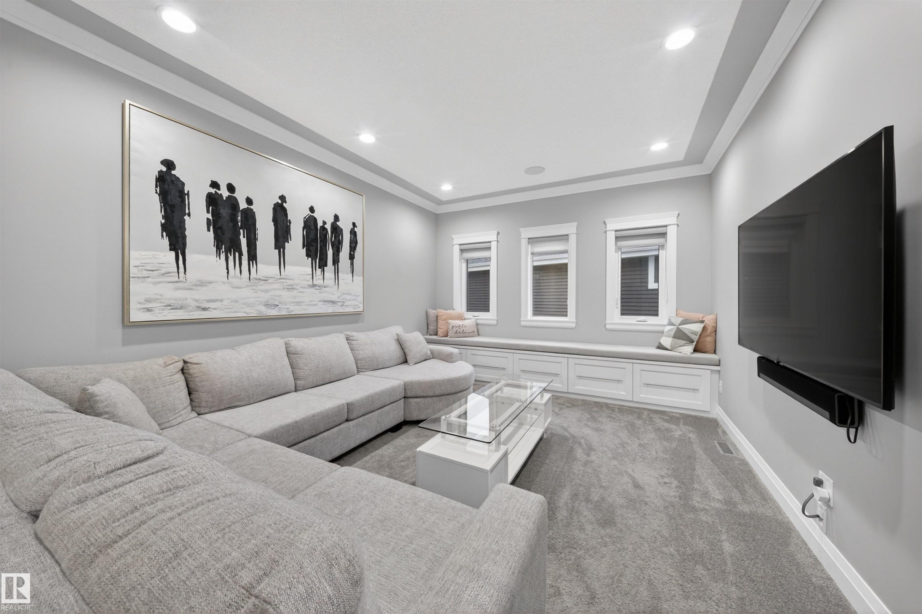 9037 24 Avenue, Edmonton, AB - Indoor Photo Showing Living Room
