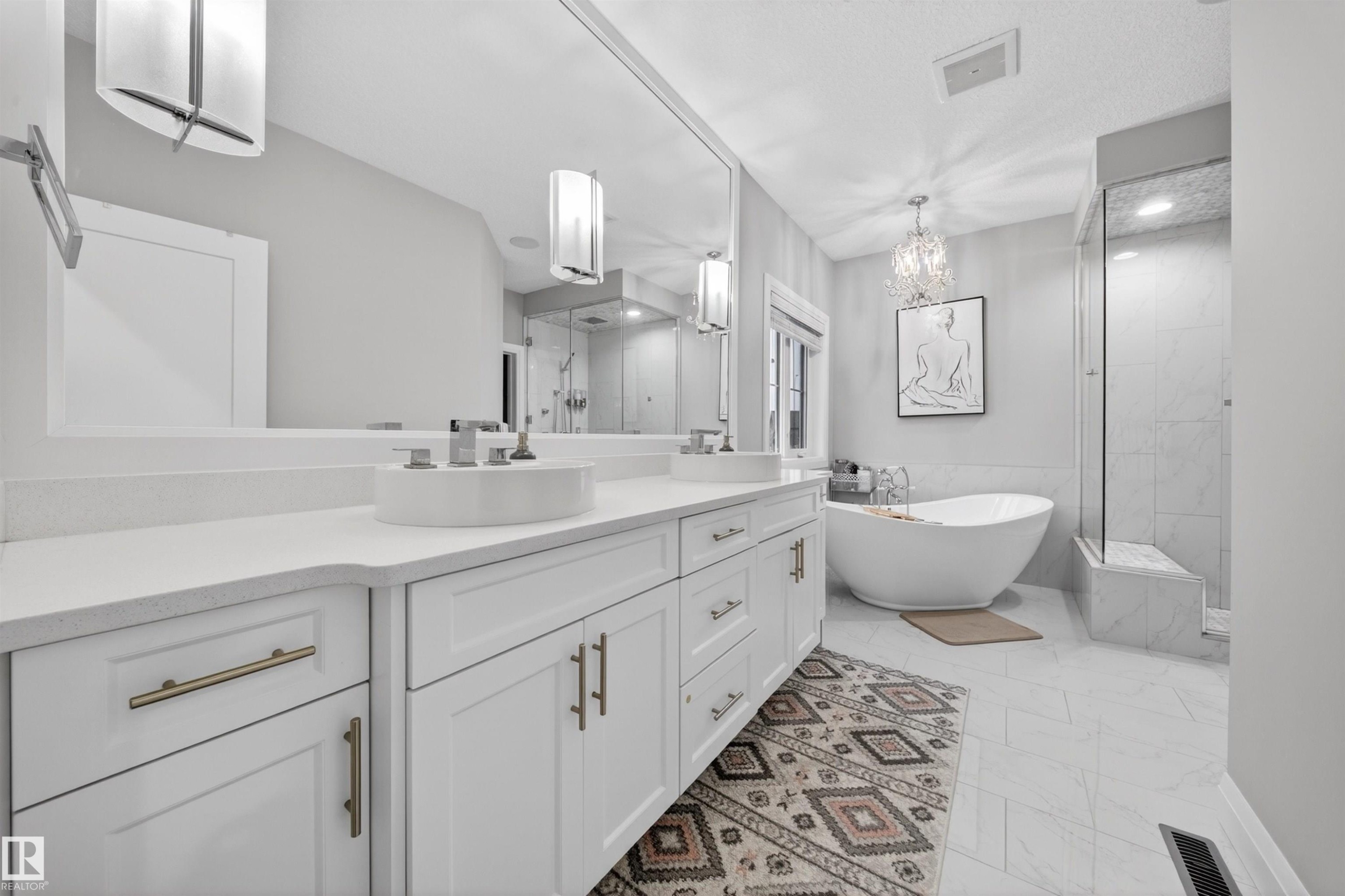 9037 24 Avenue, Edmonton, AB - Indoor Photo Showing Bathroom