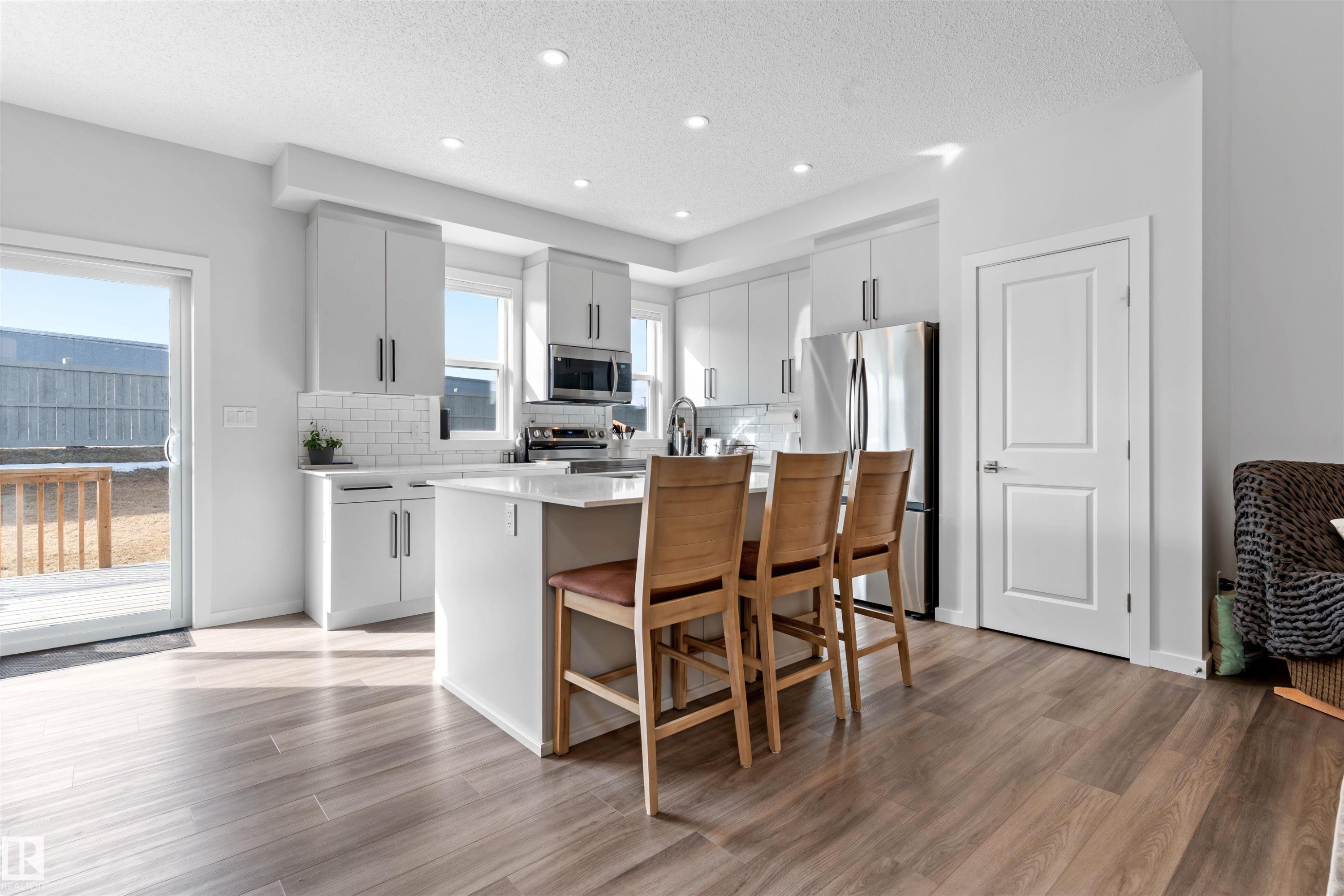 15 Gambel Loop, Spruce Grove, AB - Indoor Photo Showing Kitchen With Stainless Steel Kitchen With Upgraded Kitchen