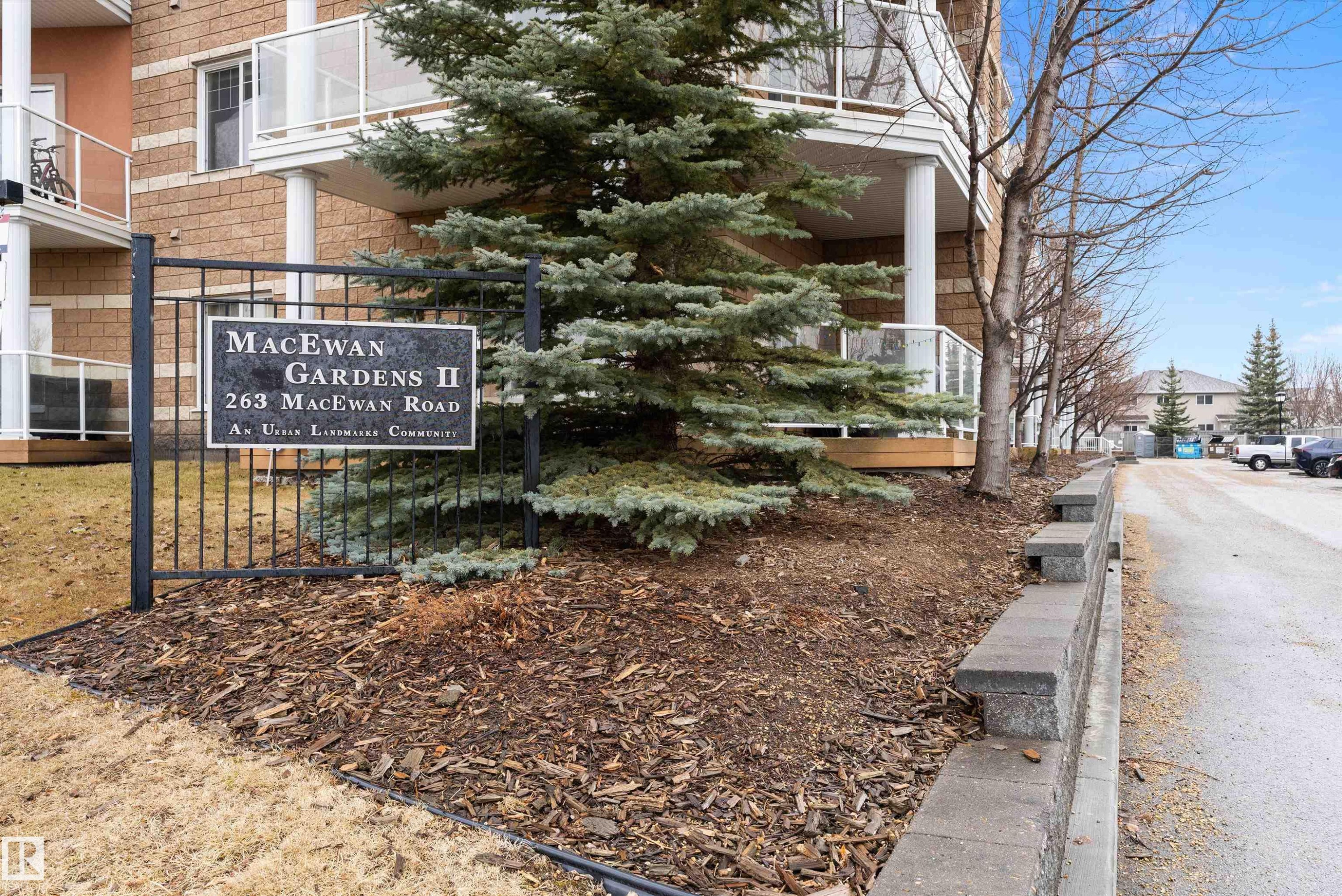 213 263 Macewan Road, Edmonton, AB - Outdoor