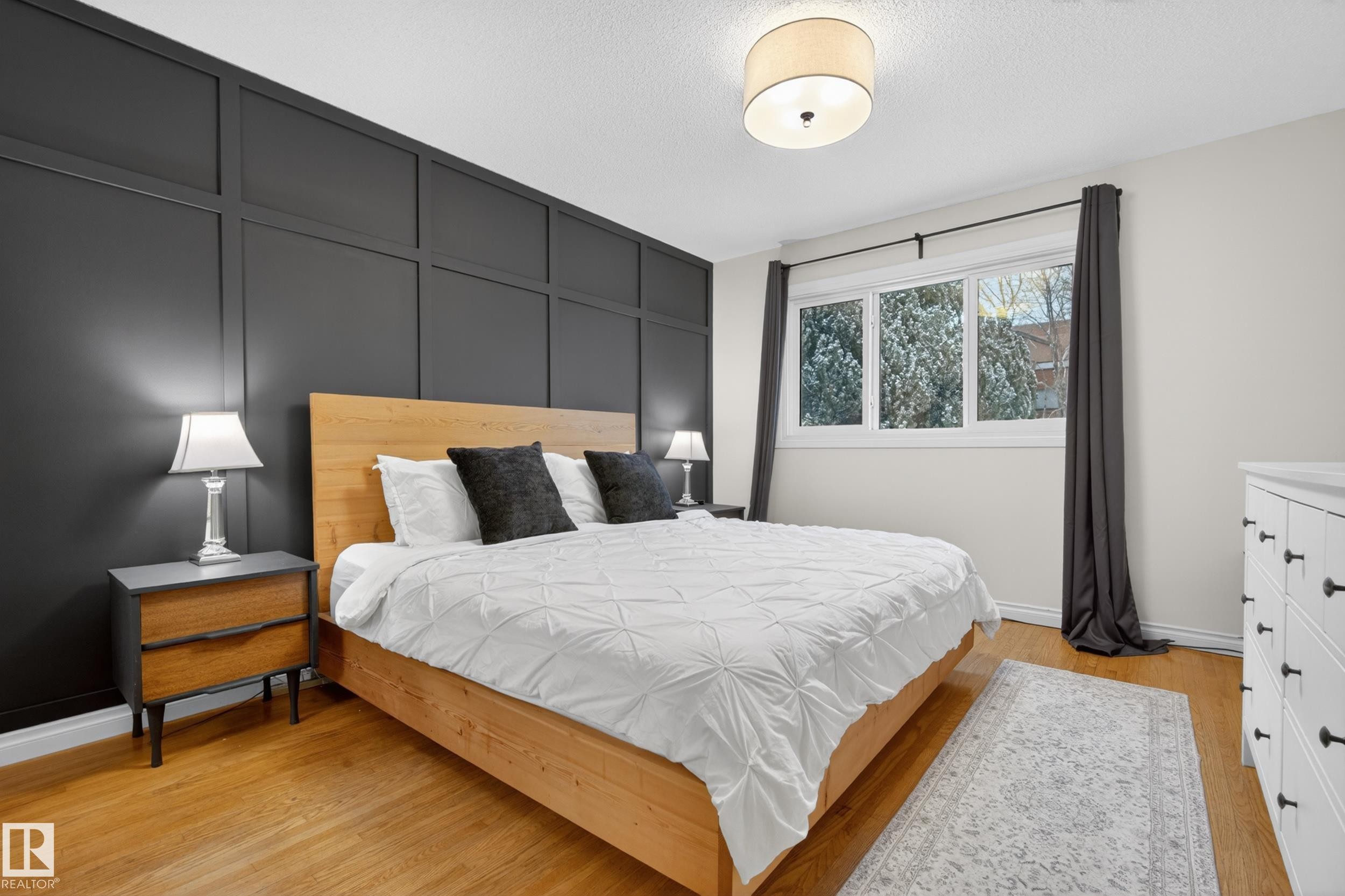 10328 76 Street, Edmonton, AB - Indoor Photo Showing Bedroom