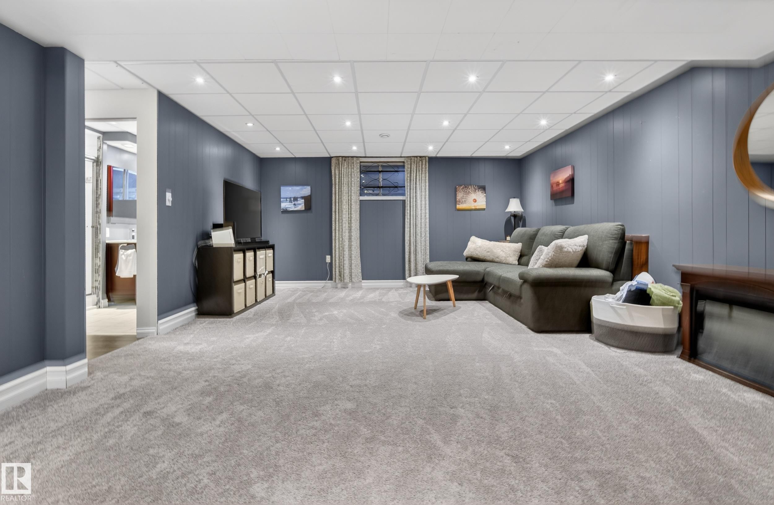 10328 76 Street, Edmonton, AB - Indoor