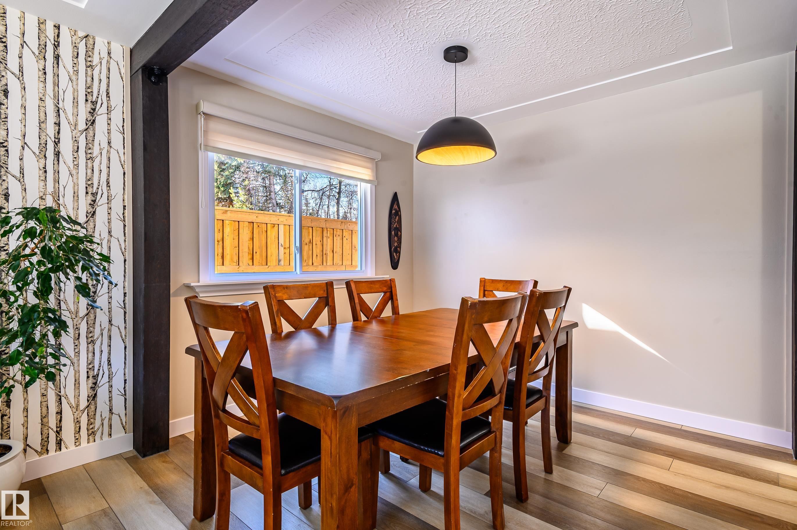 10 Glenhaven Crescent, St. Albert, AB - Indoor Photo Showing Dining Room