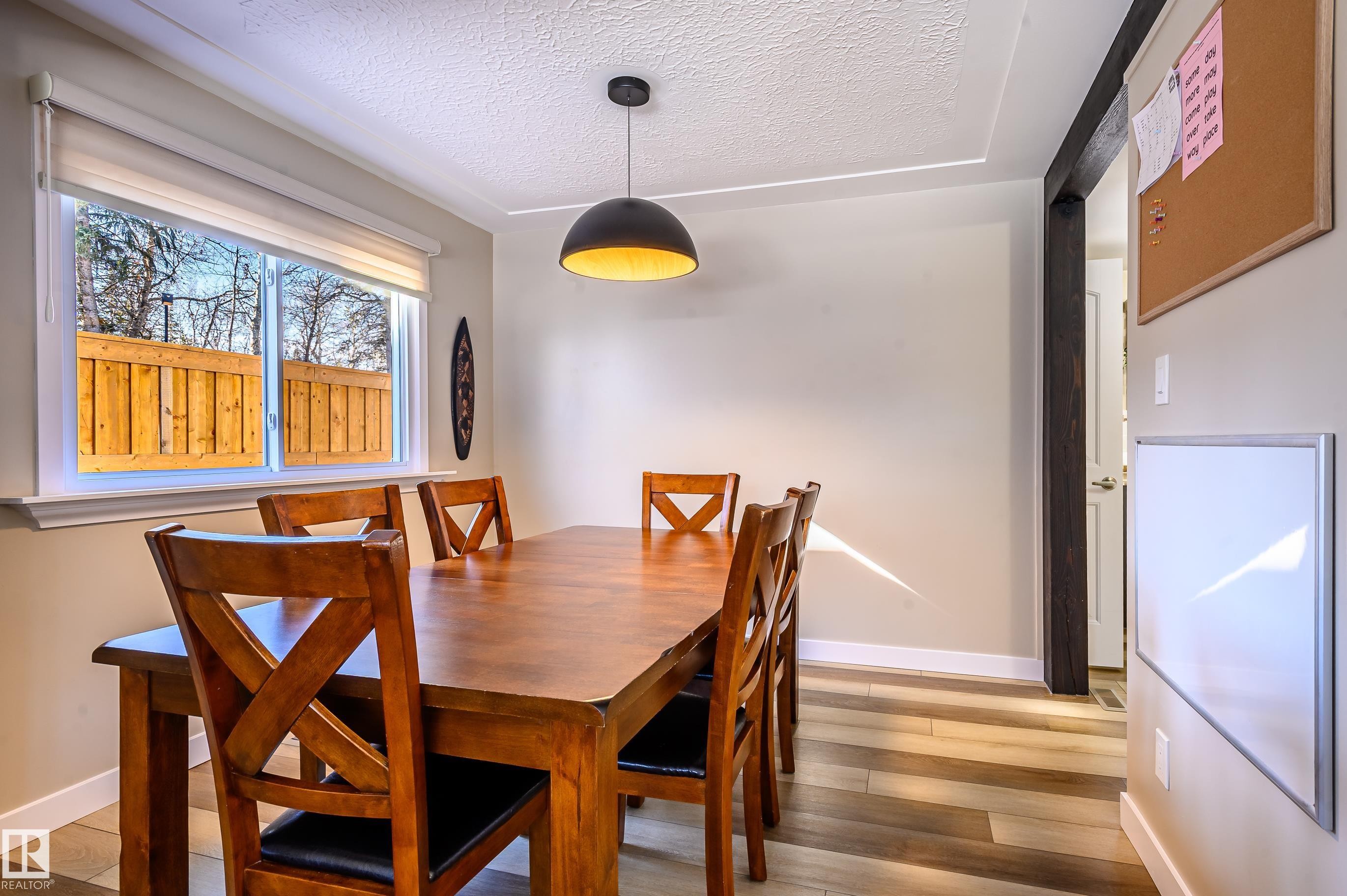 10 Glenhaven Crescent, St. Albert, AB - Indoor Photo Showing Dining Room
