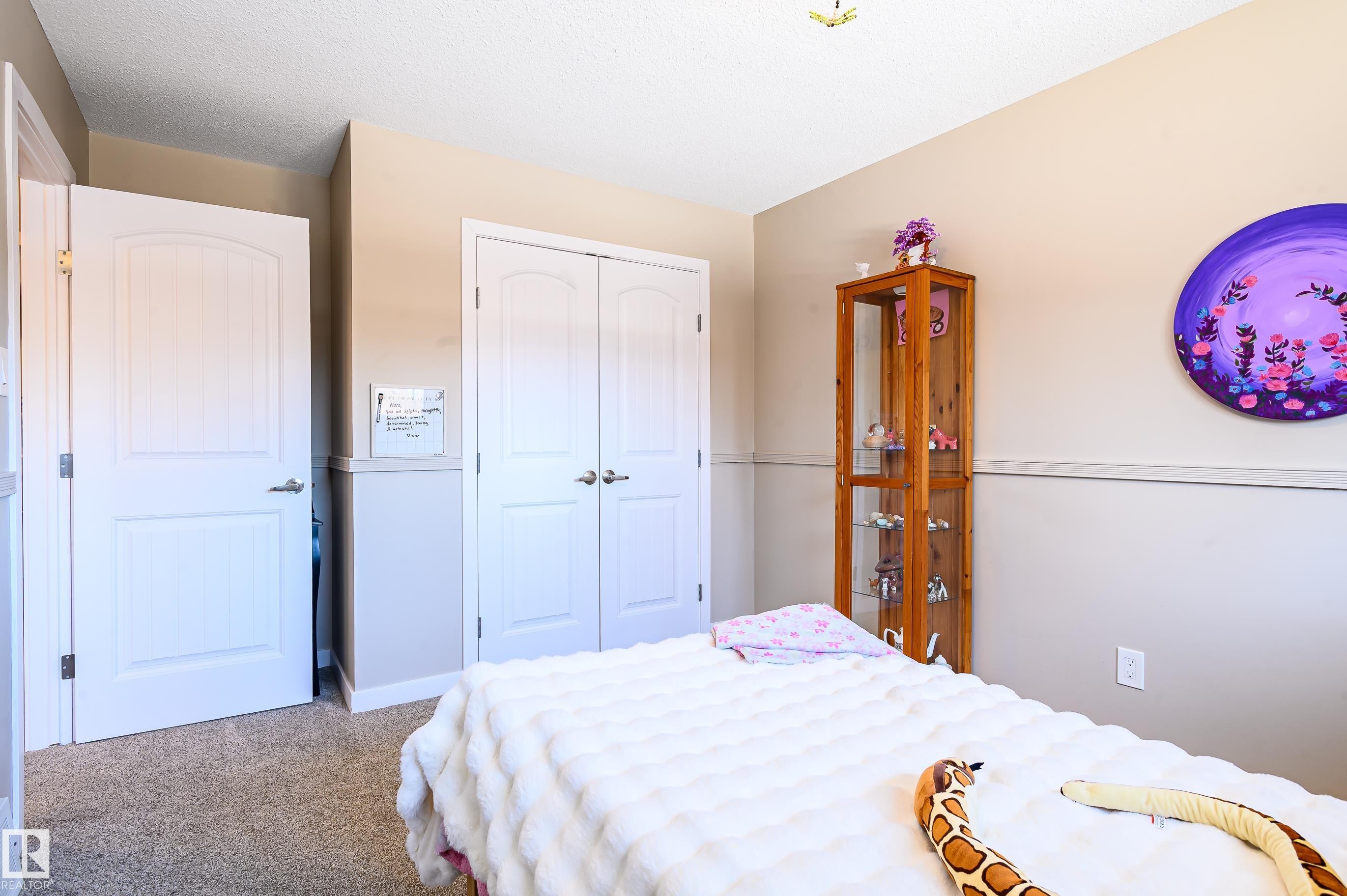 10 Glenhaven Crescent, St. Albert, AB - Indoor Photo Showing Bedroom