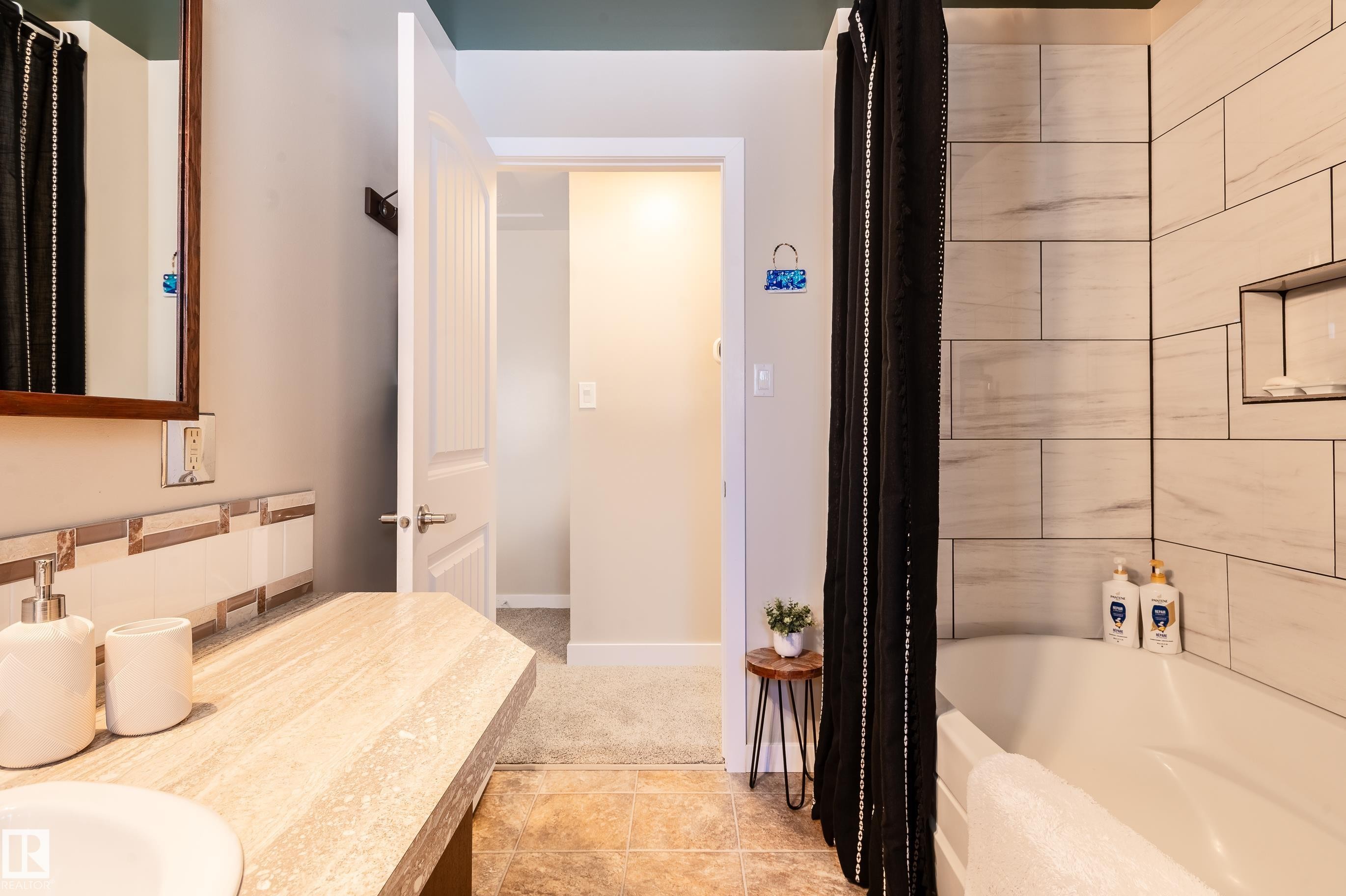 10 Glenhaven Crescent, St. Albert, AB - Indoor Photo Showing Bathroom