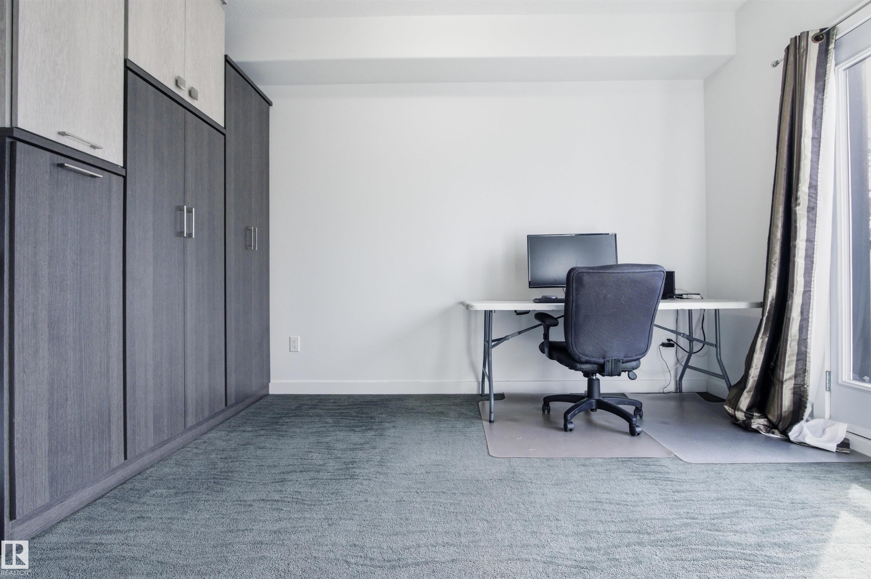 10806 83 Avenue, Edmonton, AB - Indoor Photo Showing Office