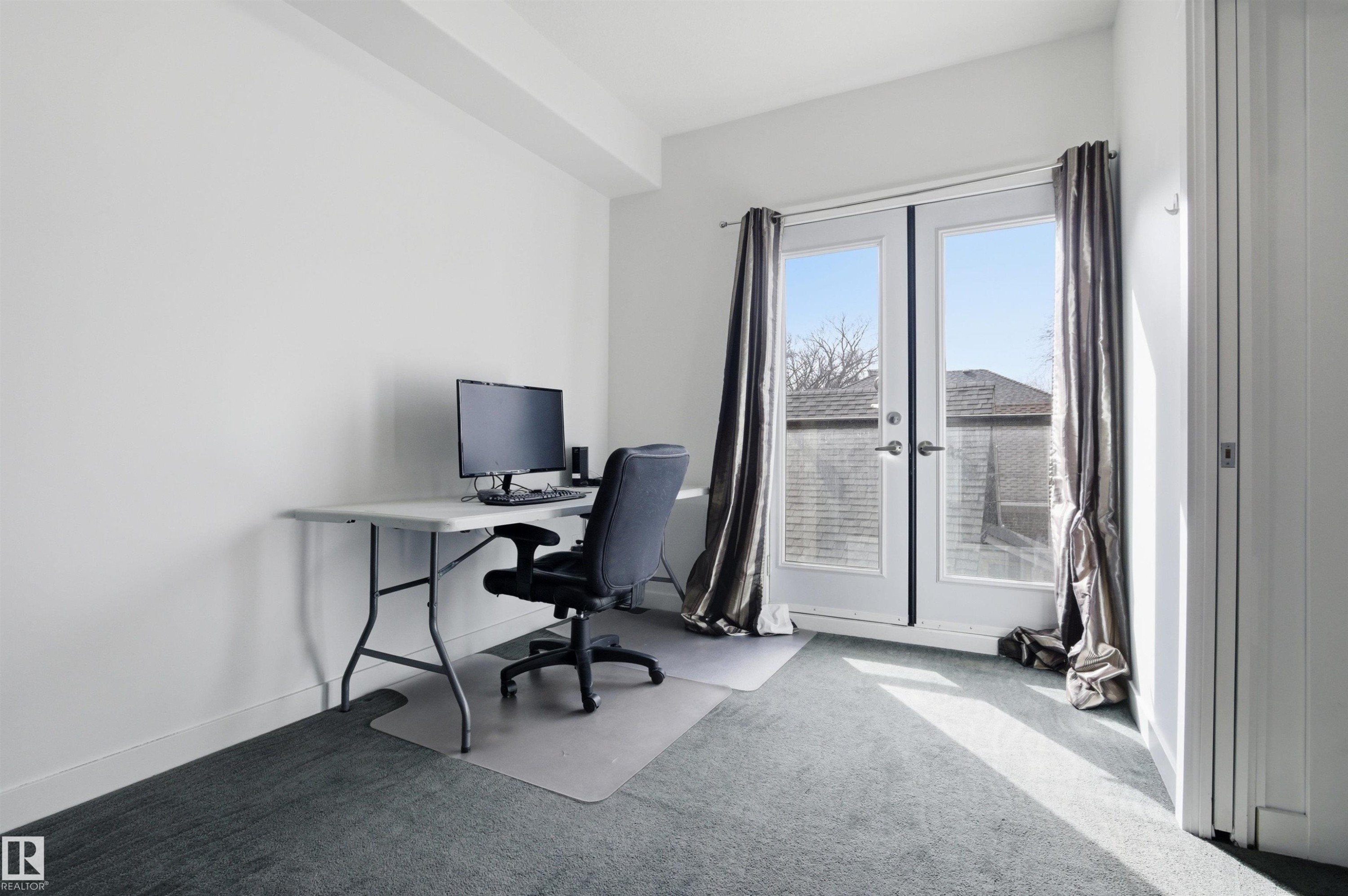 10806 83 Avenue, Edmonton, AB - Indoor Photo Showing Office