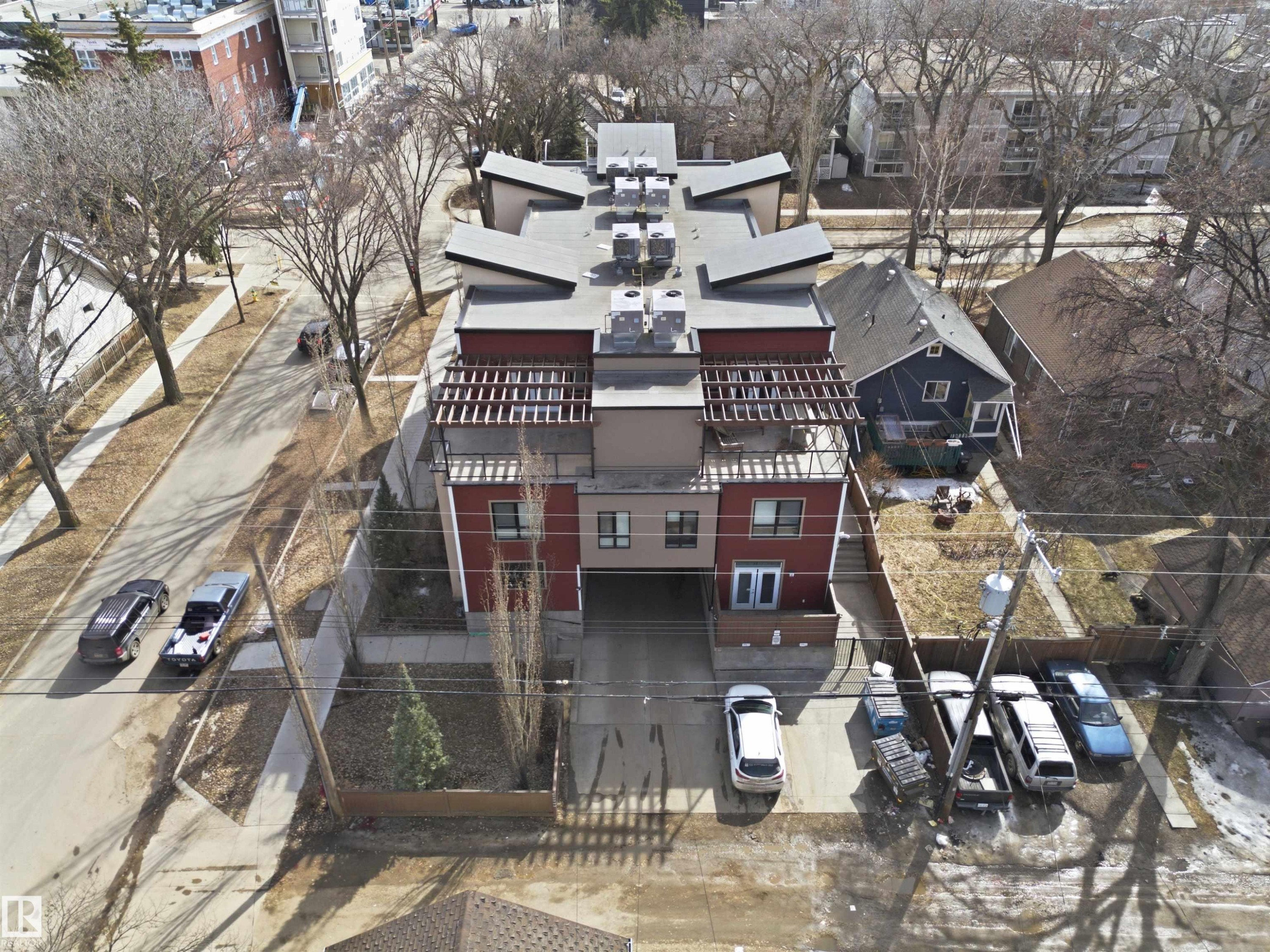 10806 83 Avenue, Edmonton, AB - Outdoor