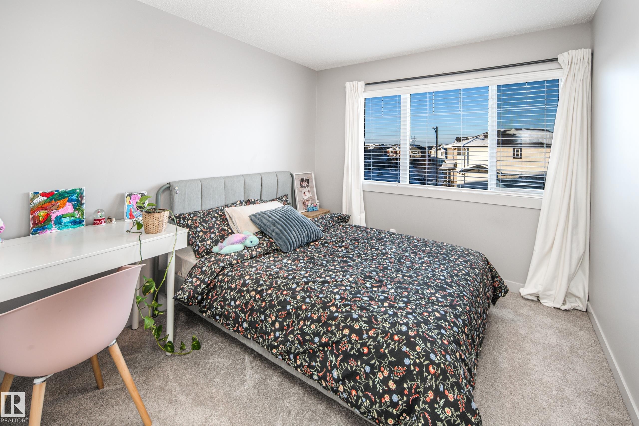 7173 Cardinal Way, Edmonton, AB - Indoor Photo Showing Bedroom