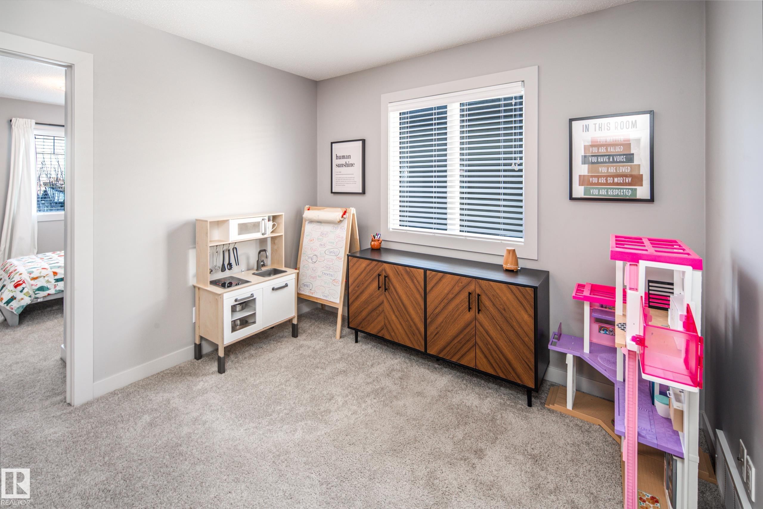 7173 Cardinal Way, Edmonton, AB - Indoor Photo Showing Other Room