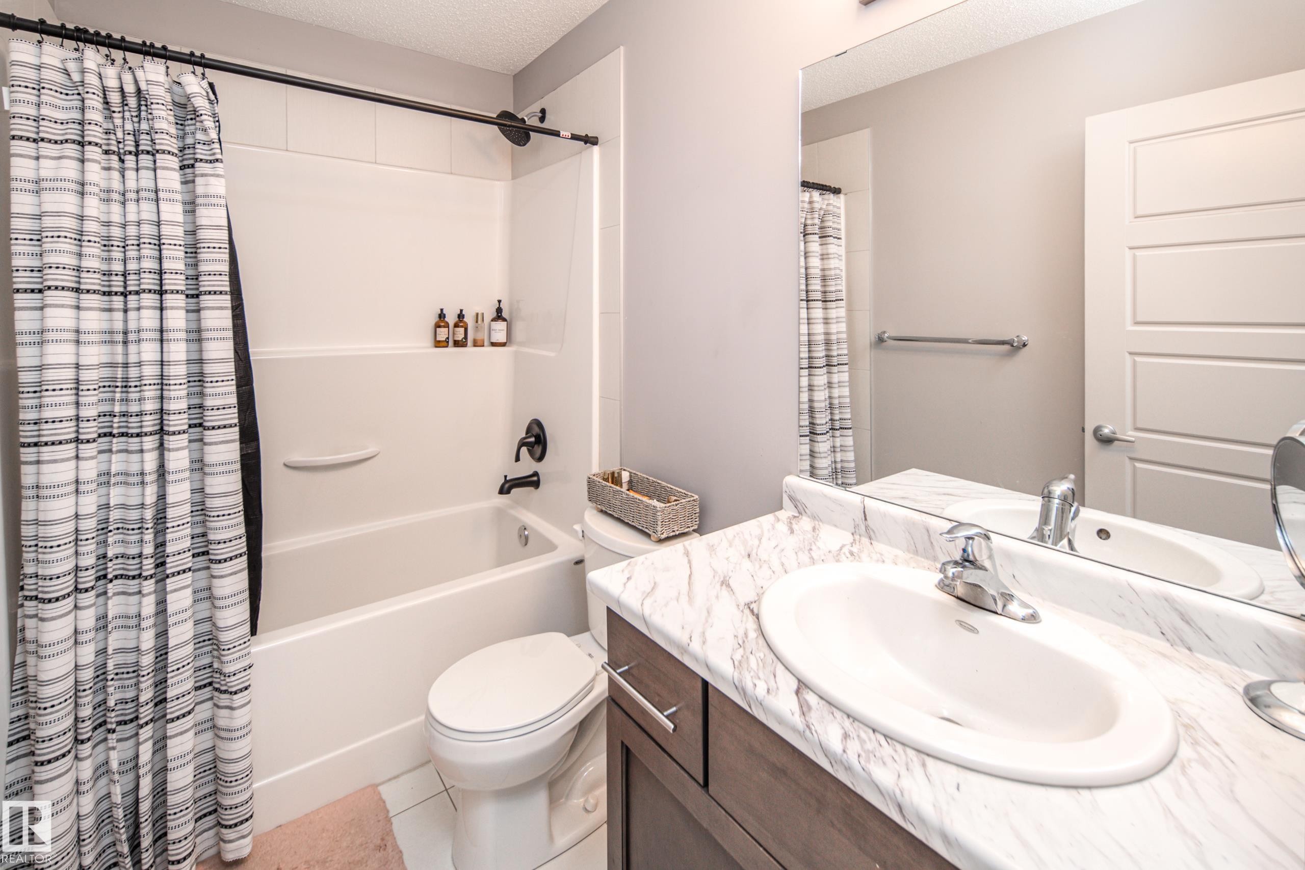7173 Cardinal Way, Edmonton, AB - Indoor Photo Showing Bathroom
