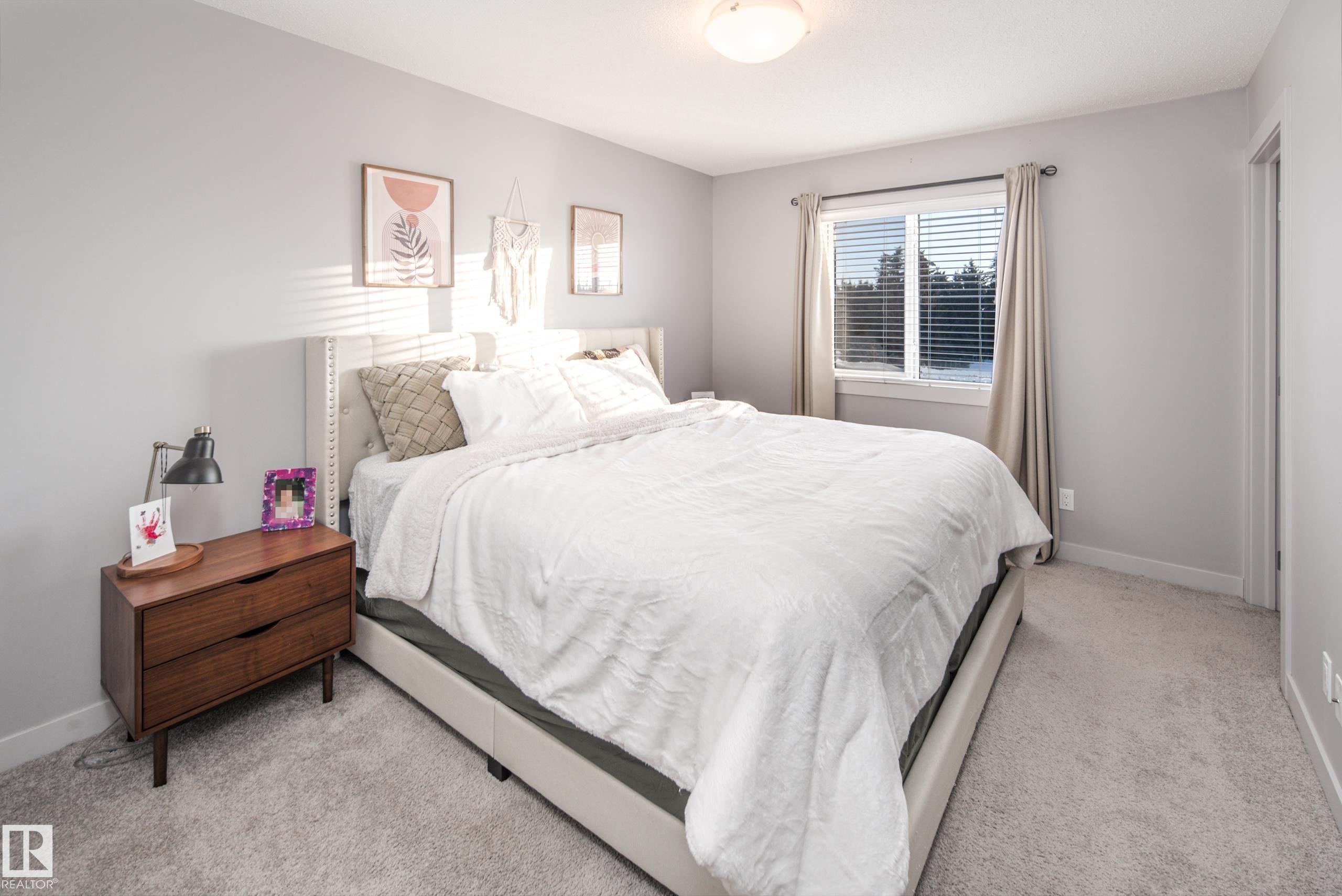 7173 Cardinal Way, Edmonton, AB - Indoor Photo Showing Bedroom