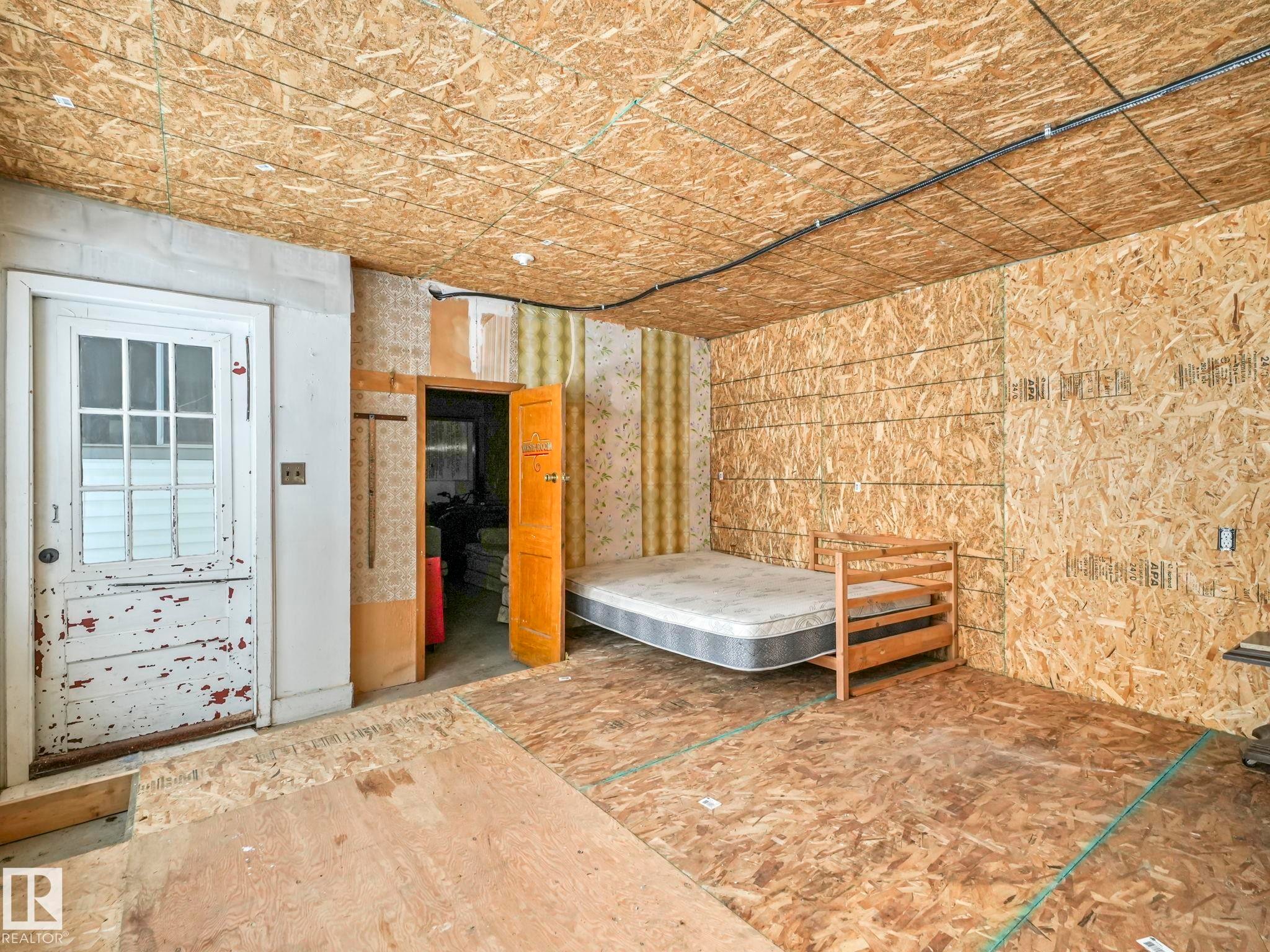 5004 49 Avenue, Lamont, AB - Indoor Photo Showing Other Room