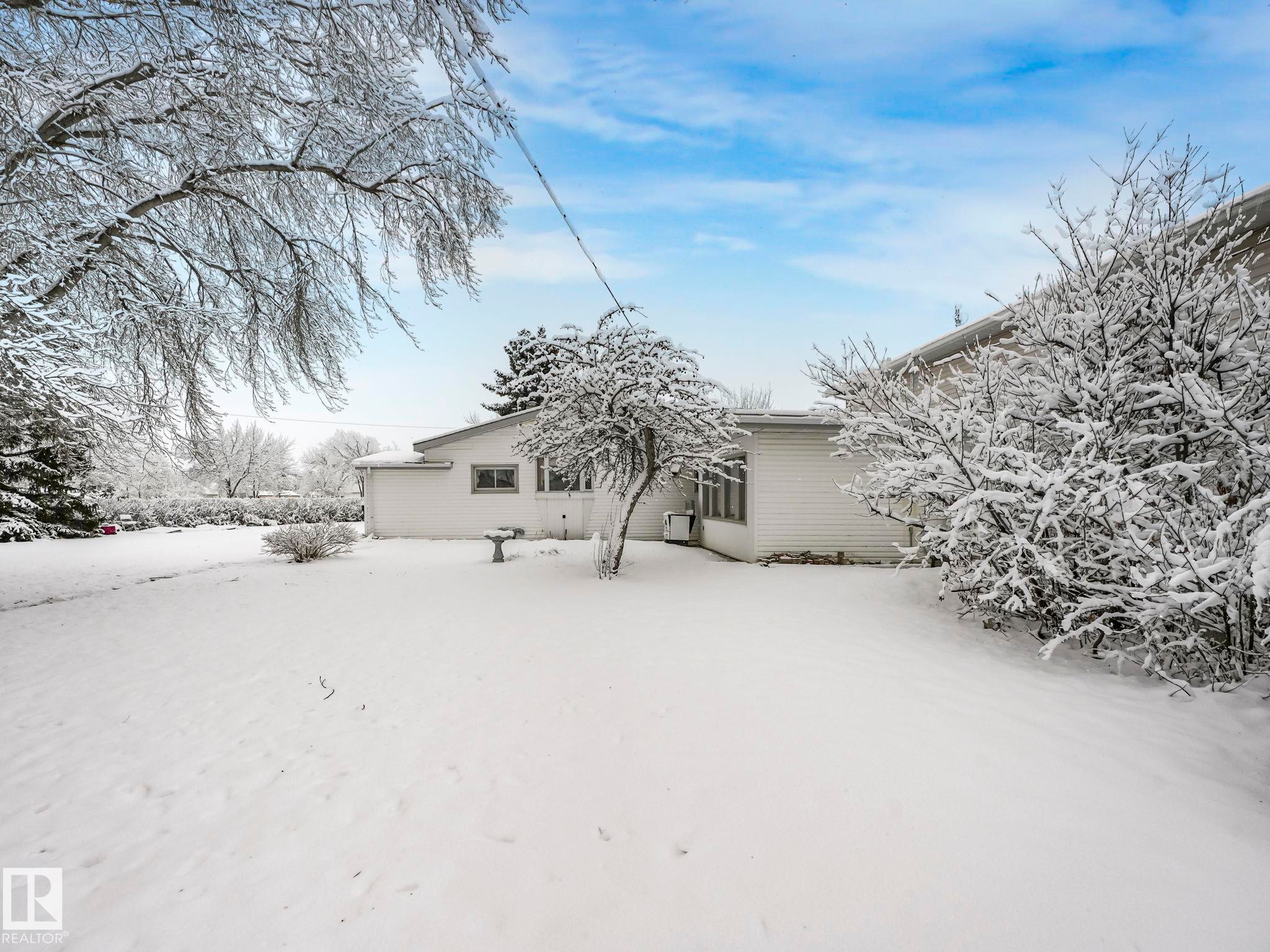 5004 49 Avenue, Lamont, AB - Outdoor